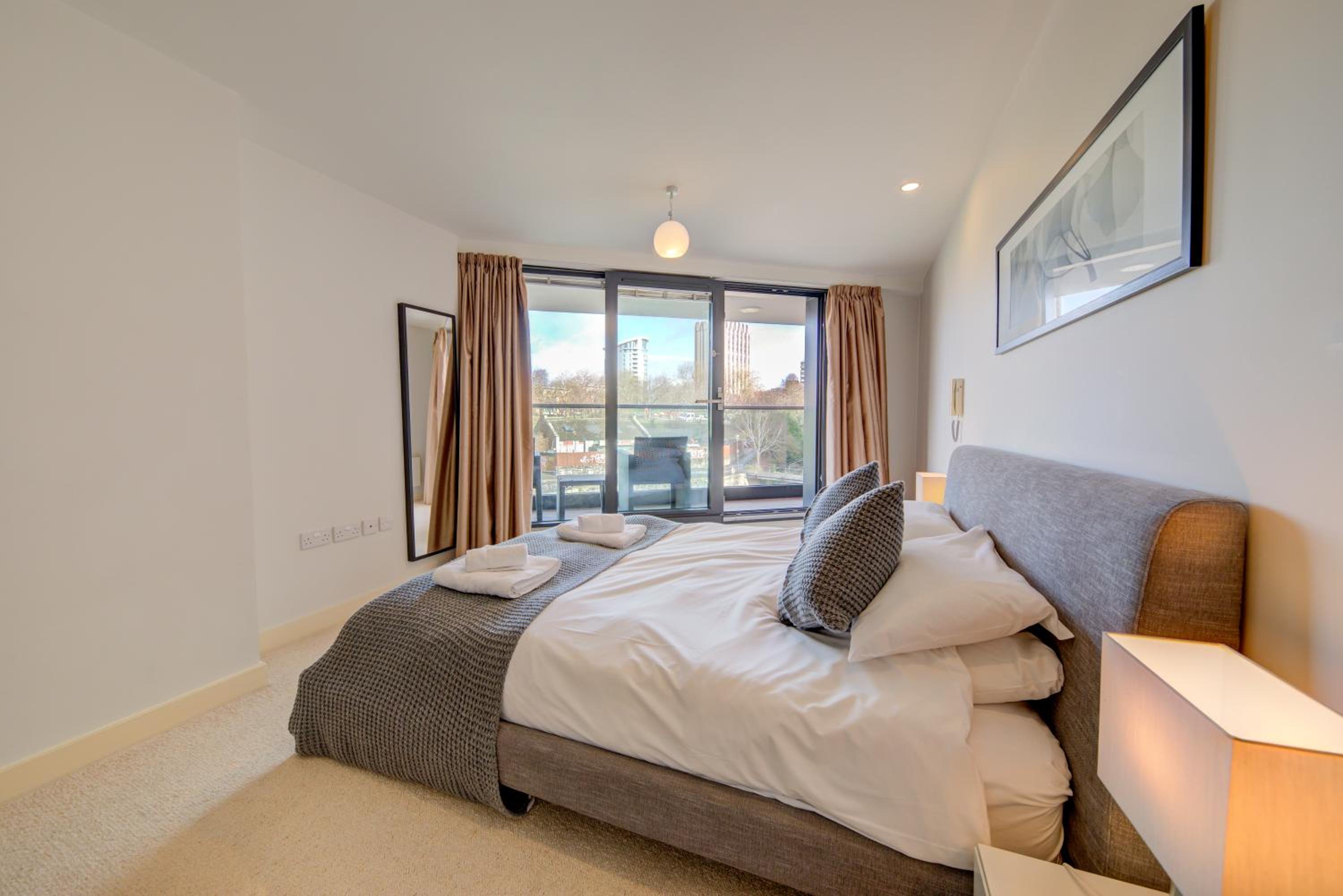 Cleyro Serviced Apartments - Finzels Reach