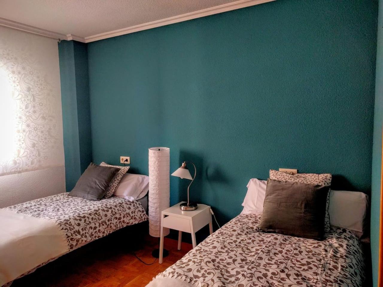 A pocos minutos del centro con PARKING GRATIS en el edificio Nº REGISTRO Vu-74