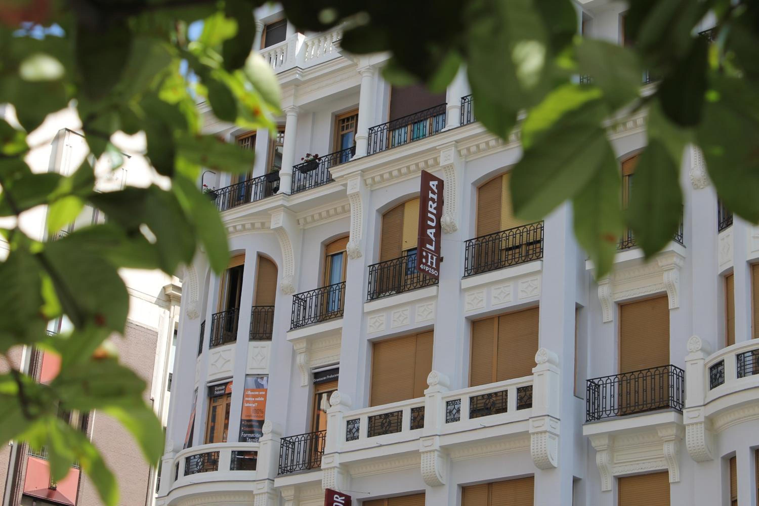 Hostal Lauria view 5