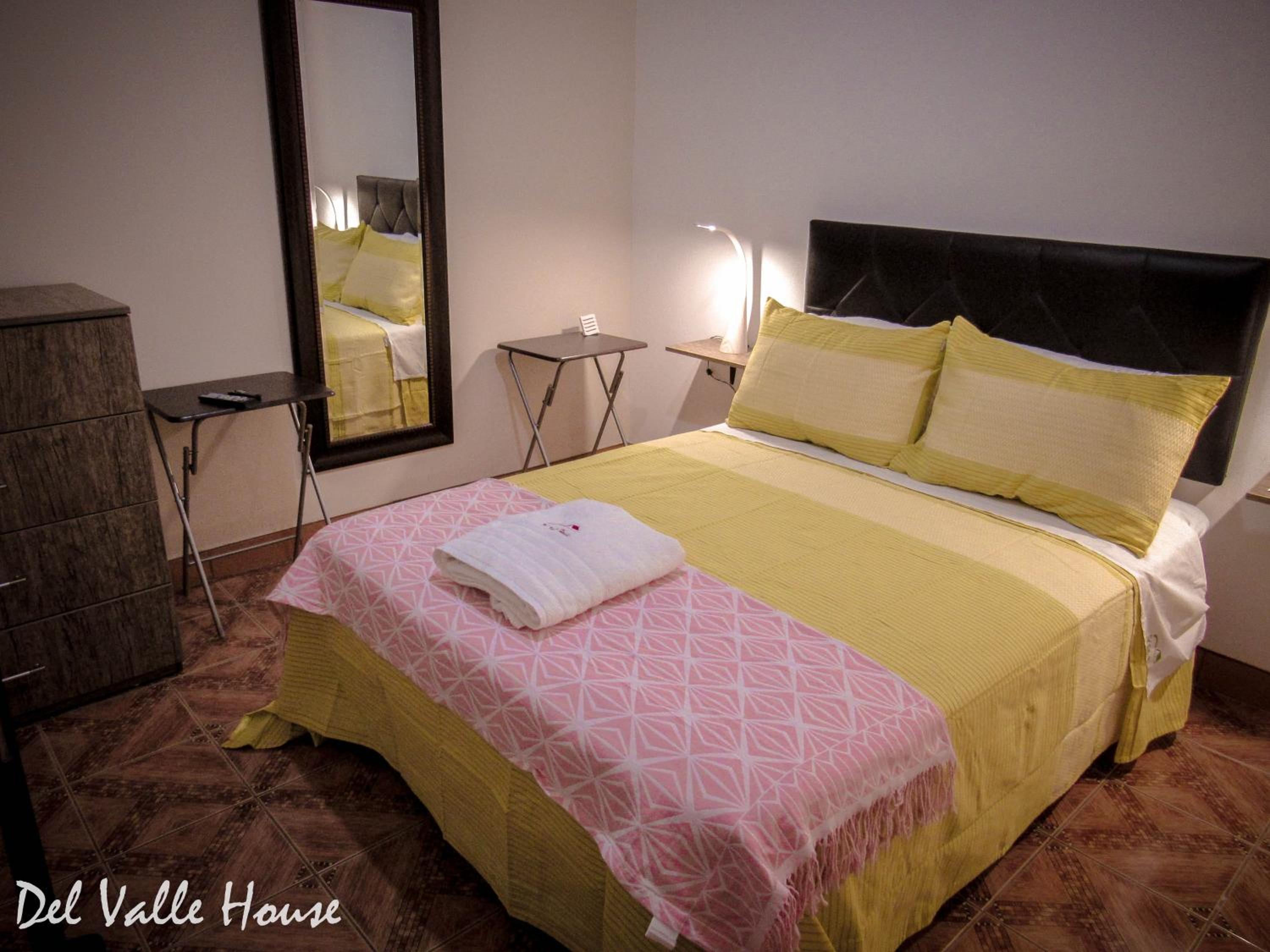 Del Valle House