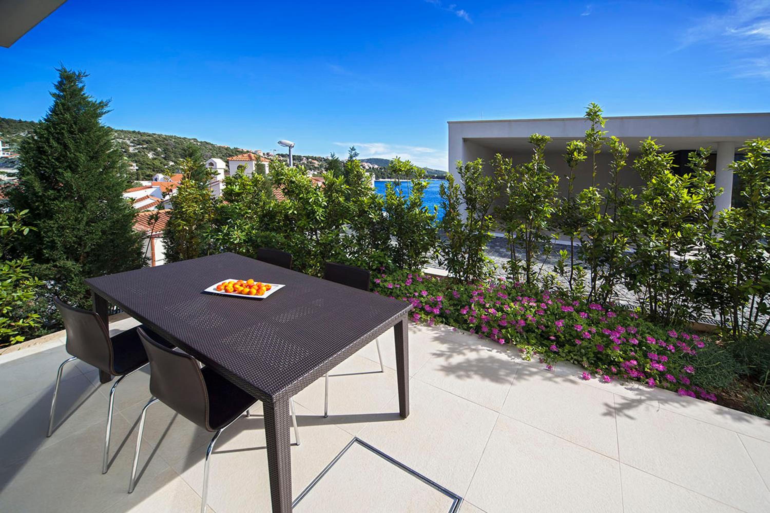Golden Rays Luxury Villas & Apartments