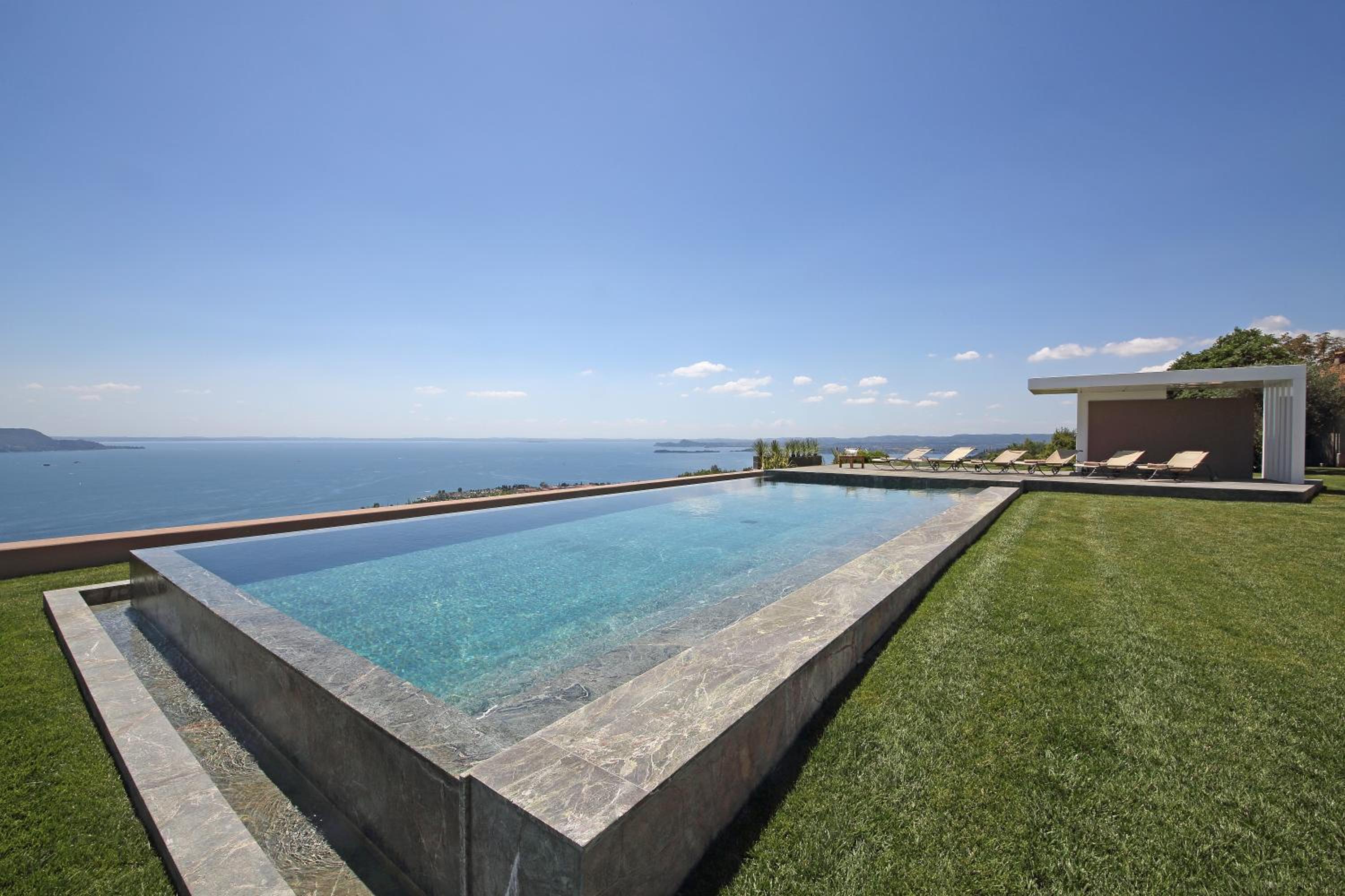 Le Selve Lake View Villas photo 4