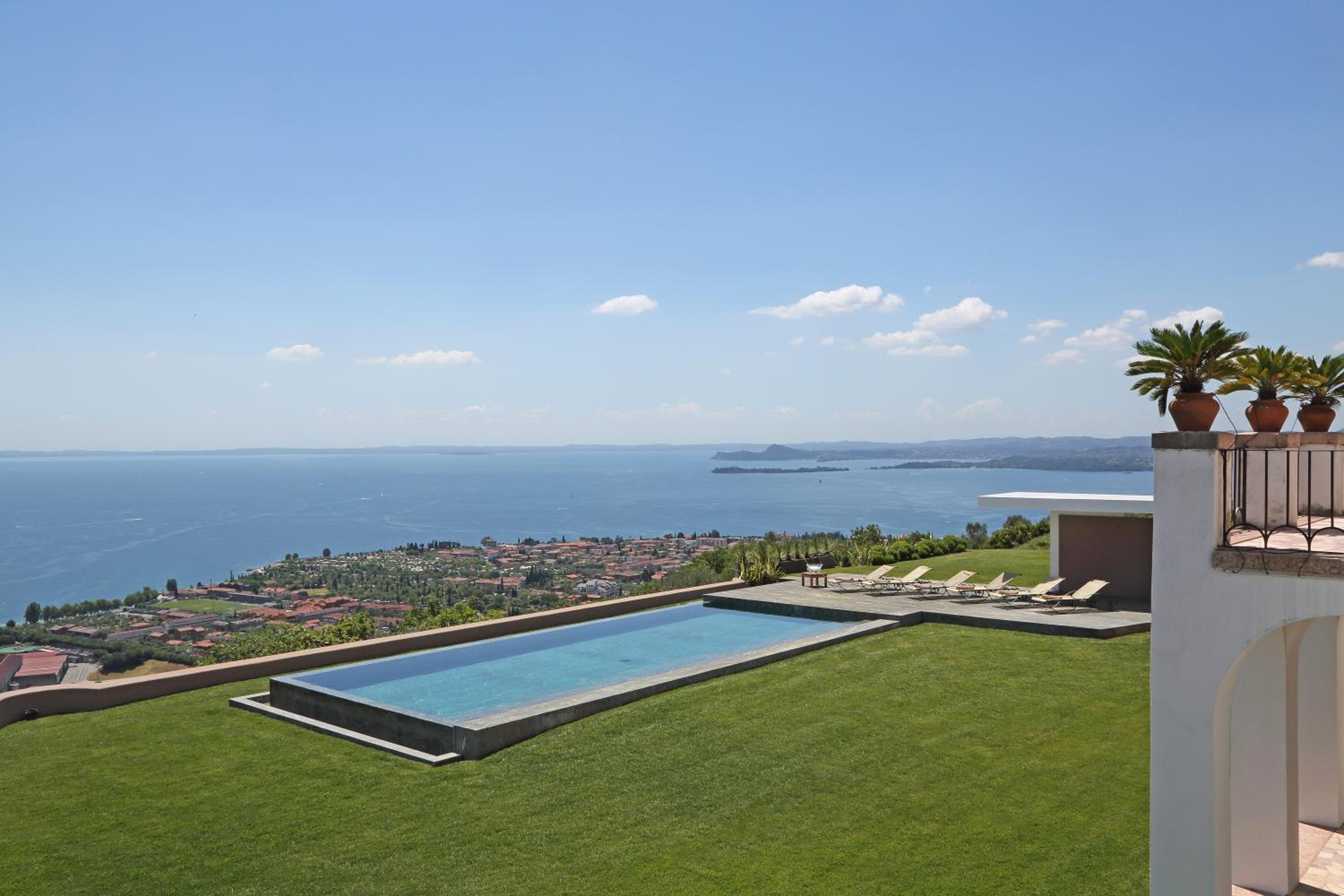 Le Selve Lake View Villas photo 3