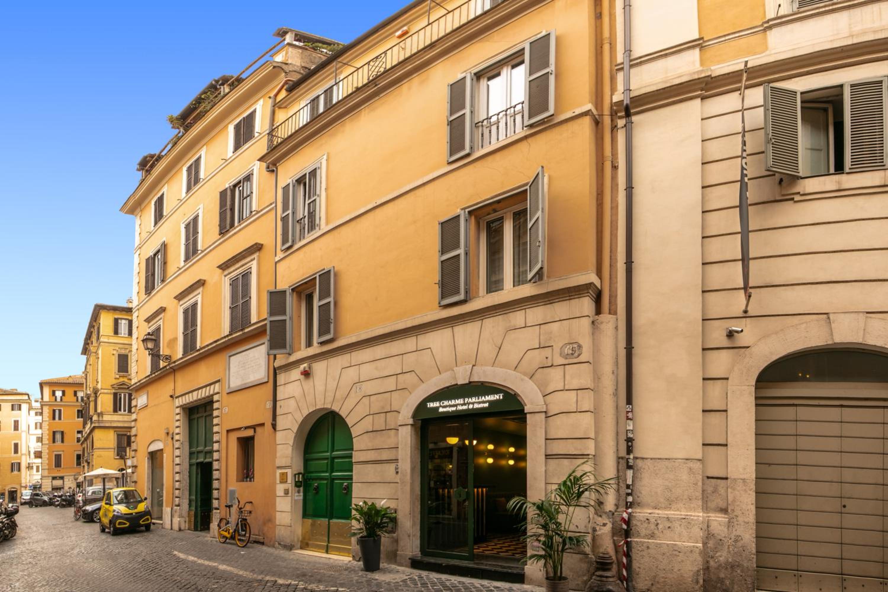 Hotel Tree Charme Parliament Boutique Hotel - Image 1