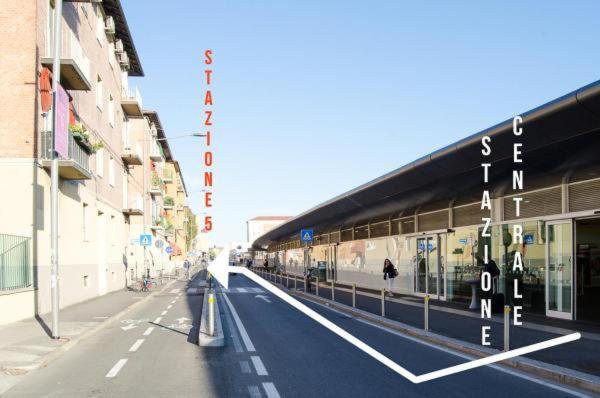 GuestHost - Modern Apartment near the Central Station! photo 3