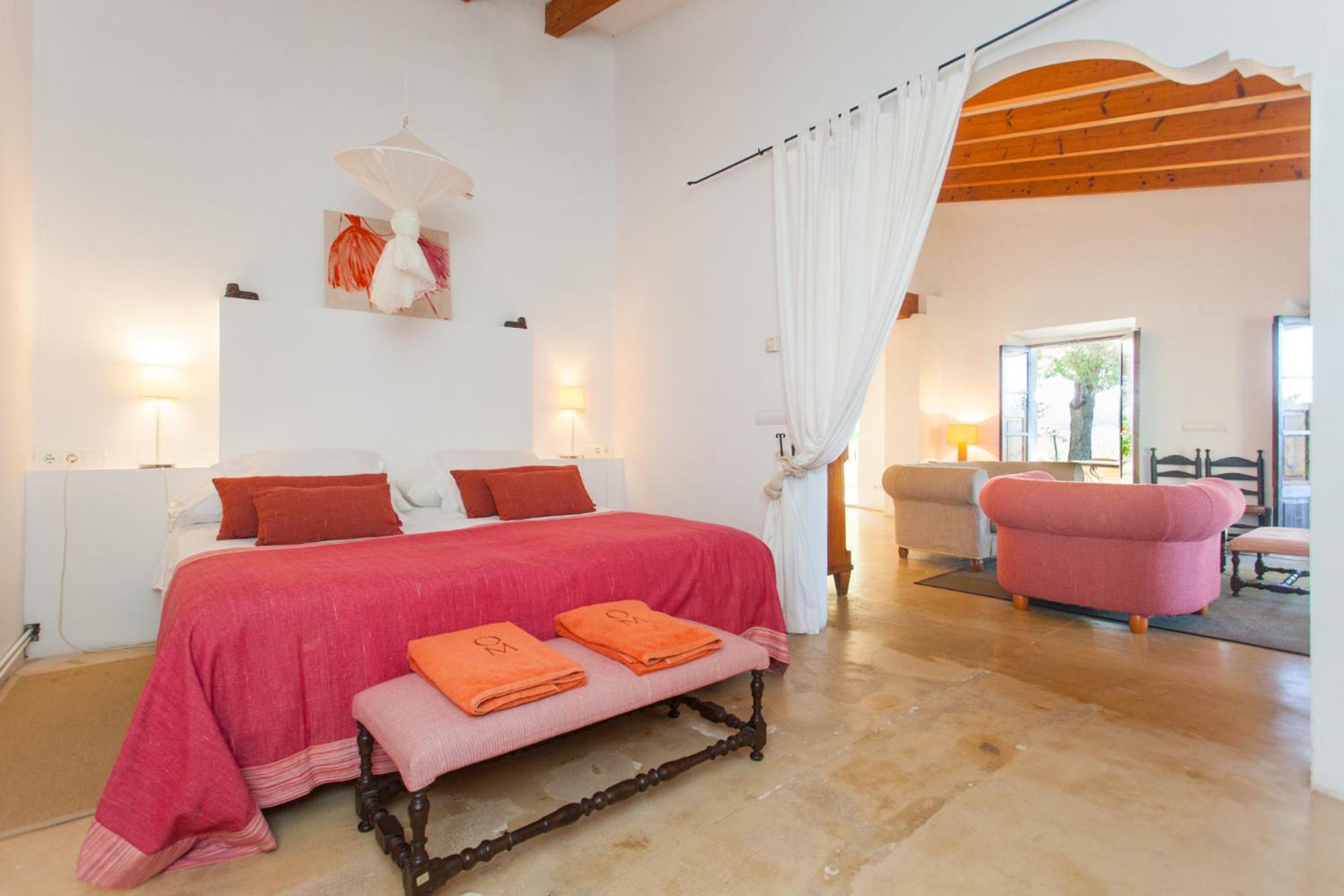 Oliver Moragues Grandhouse & Vineyard view 2