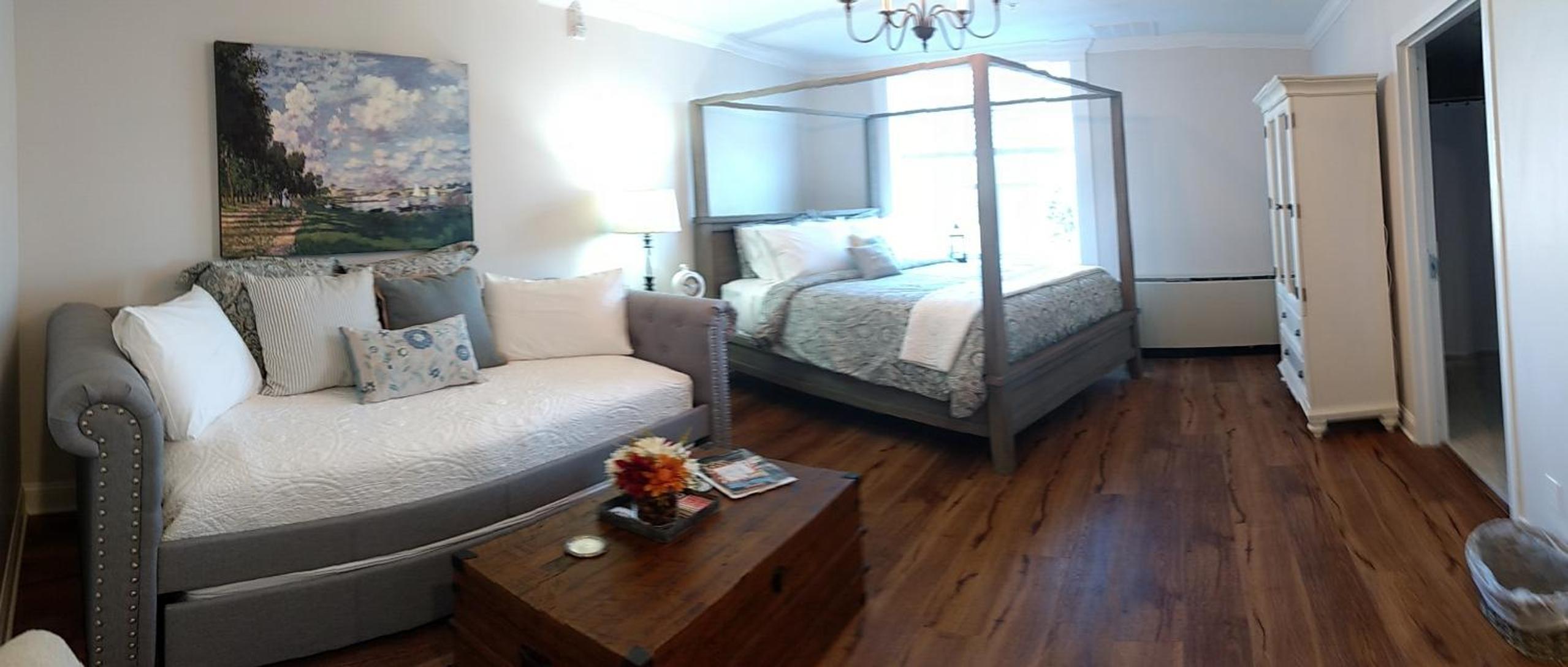 Harbor House Inn