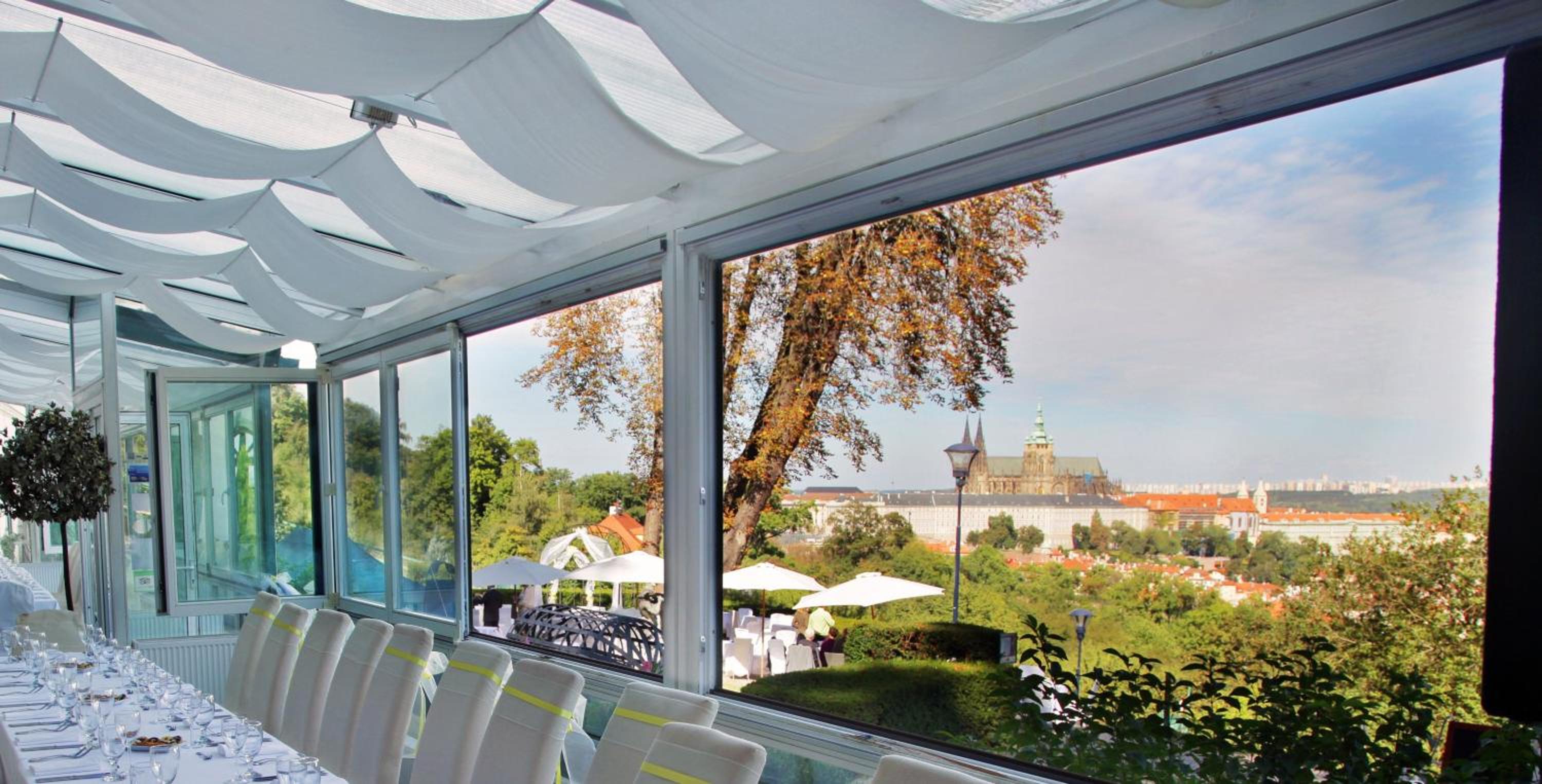 Nebozizek Hotel a Restaurant