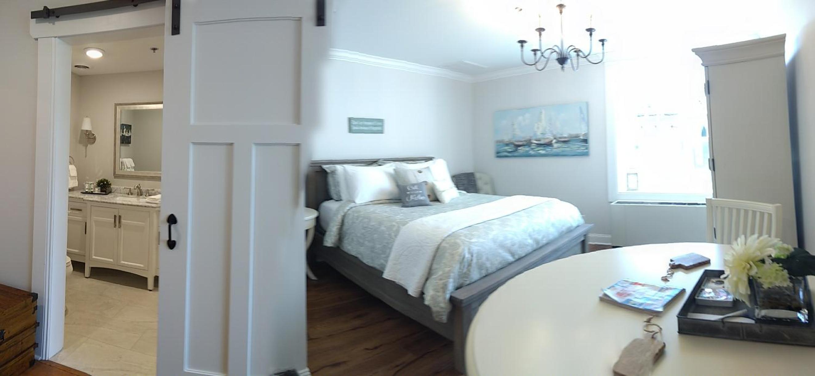 Harbor House Inn