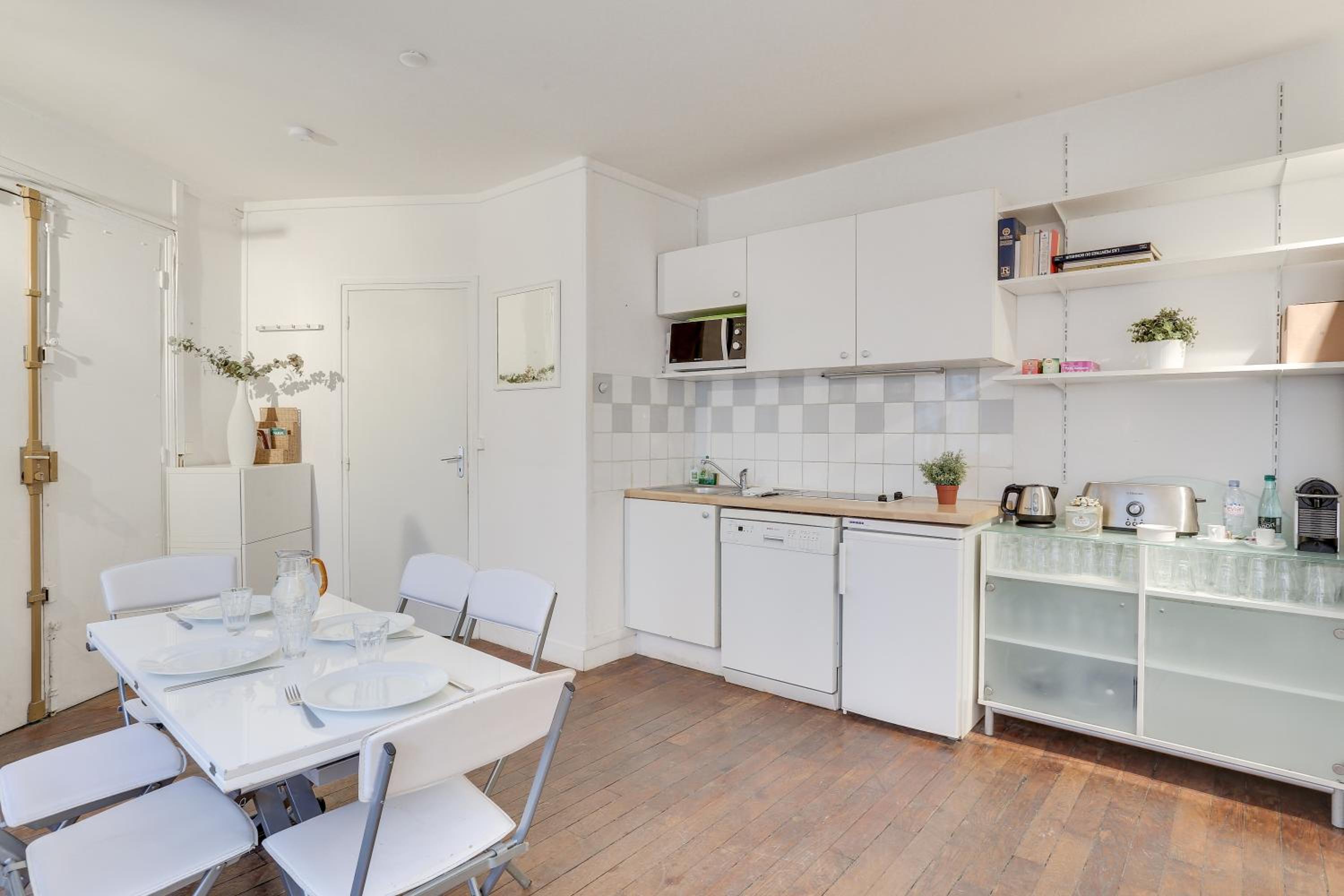 Comfortable flat in the middle of Paris