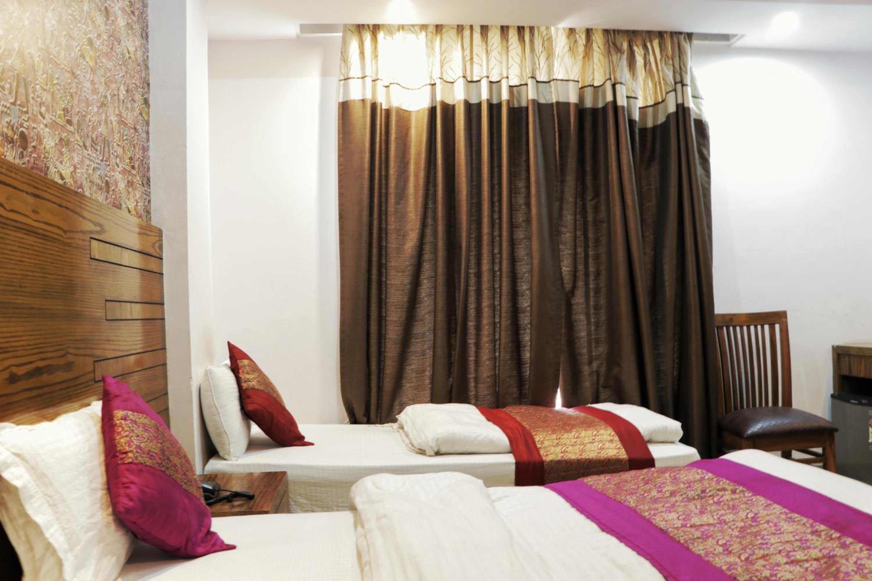 Hotel Ambience Paharganj "Couple Friendly "Near R k Ashram Metro view 2