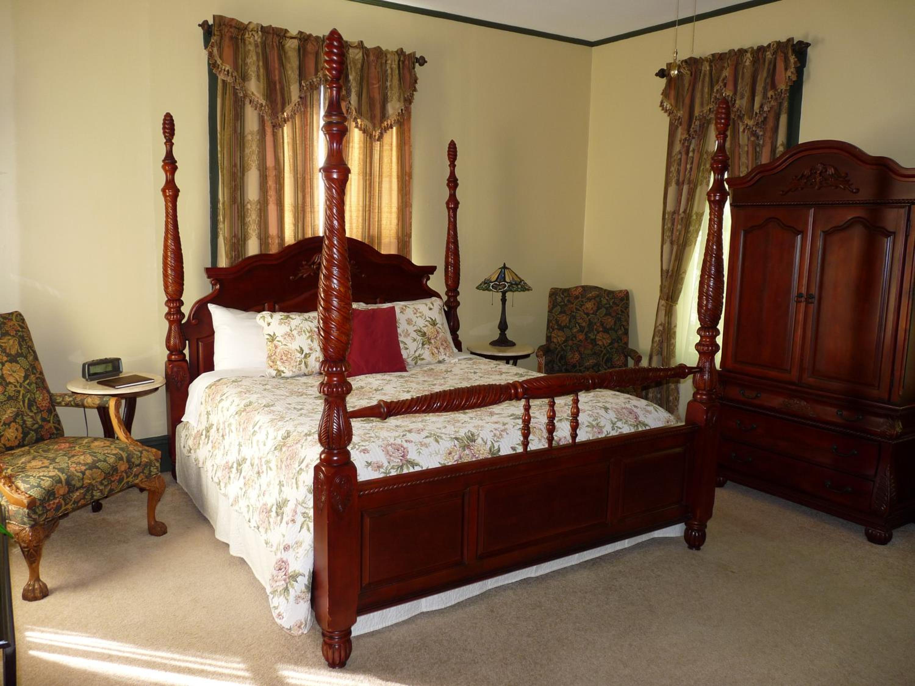 Nacogdoches Vacations - Hardeman House Bed and Breakfast - Property Image 4