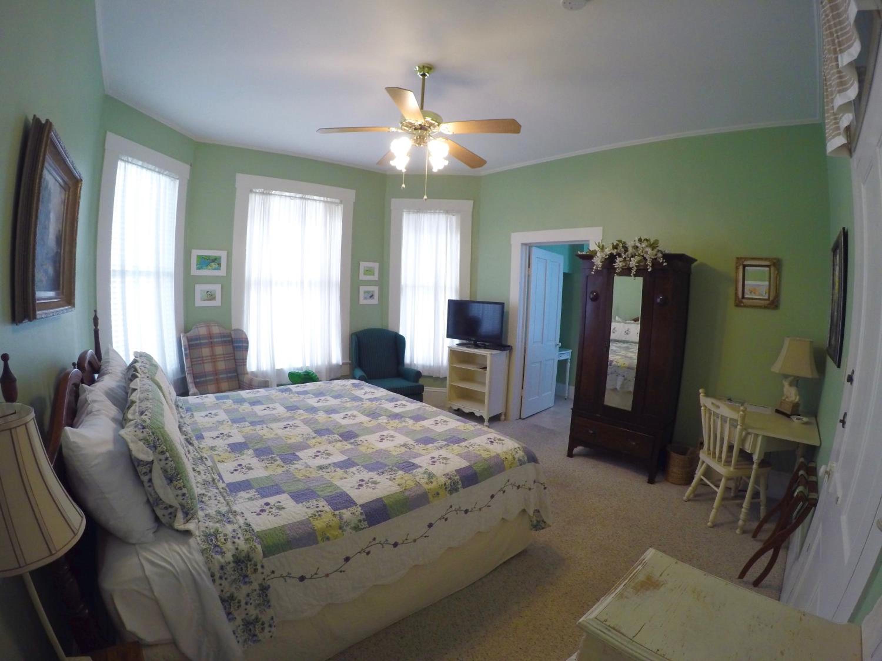 Nacogdoches Vacations - Hardeman House Bed and Breakfast - Property Image 6