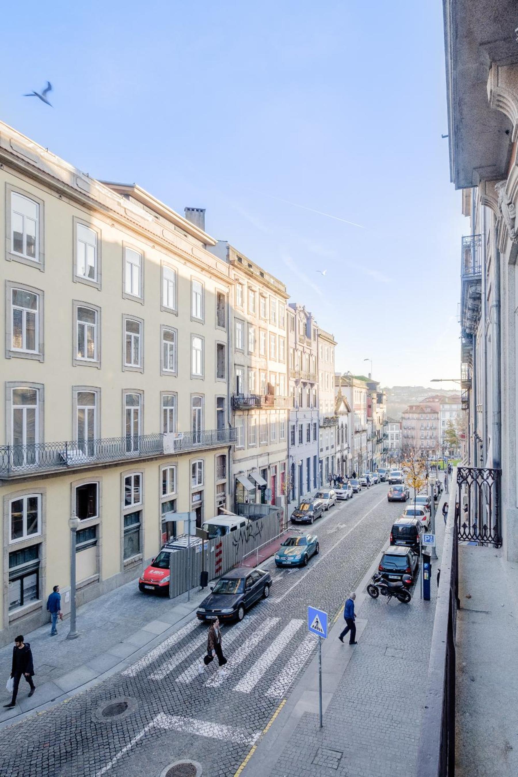 BOUTIQUE Rentals - Toledos One & Only Apt in Historical center of Porto view 2