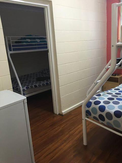 Port Adelaide Backpackers - Image 5