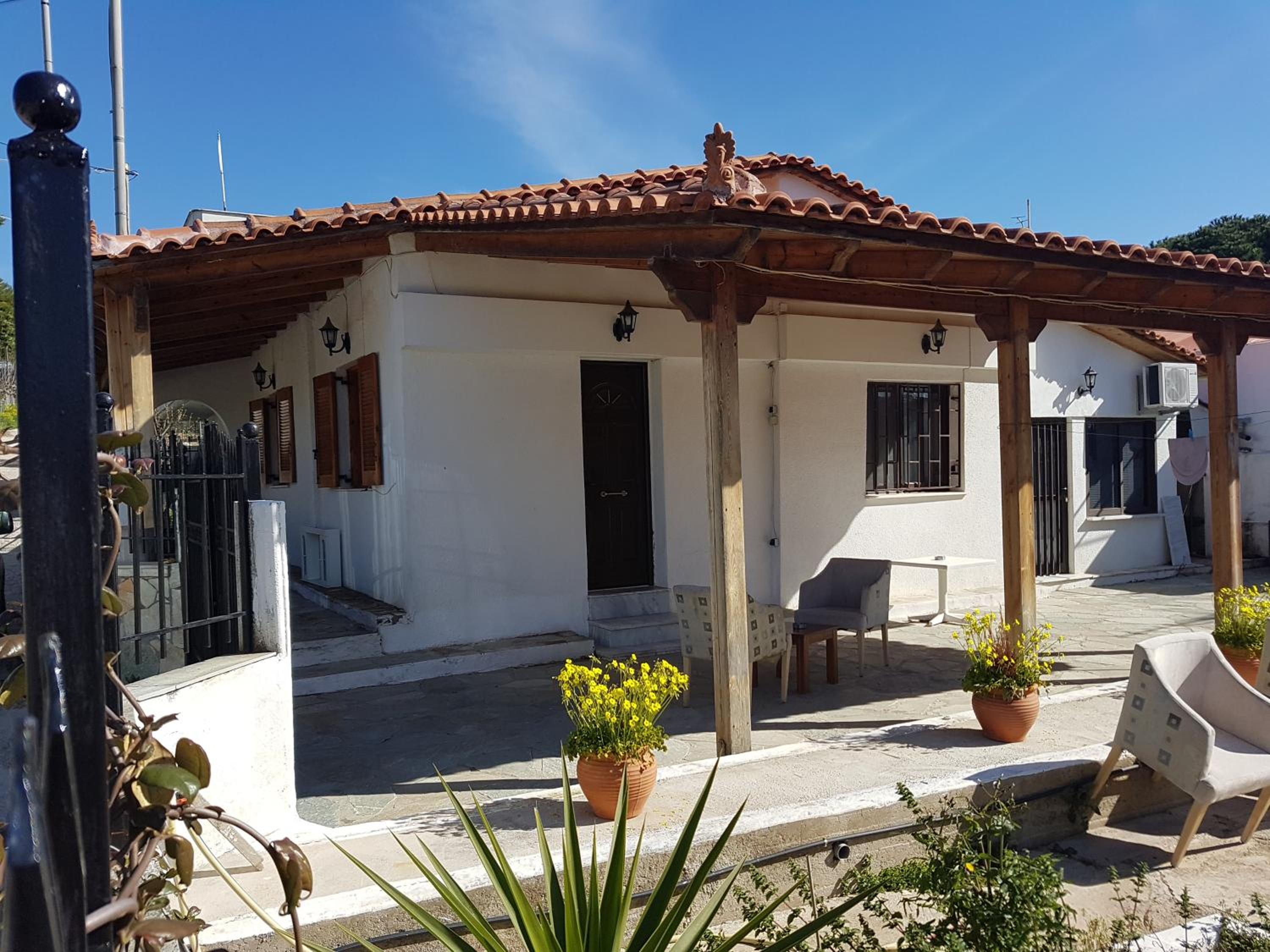 G-George Apartments by the Sea and Airport