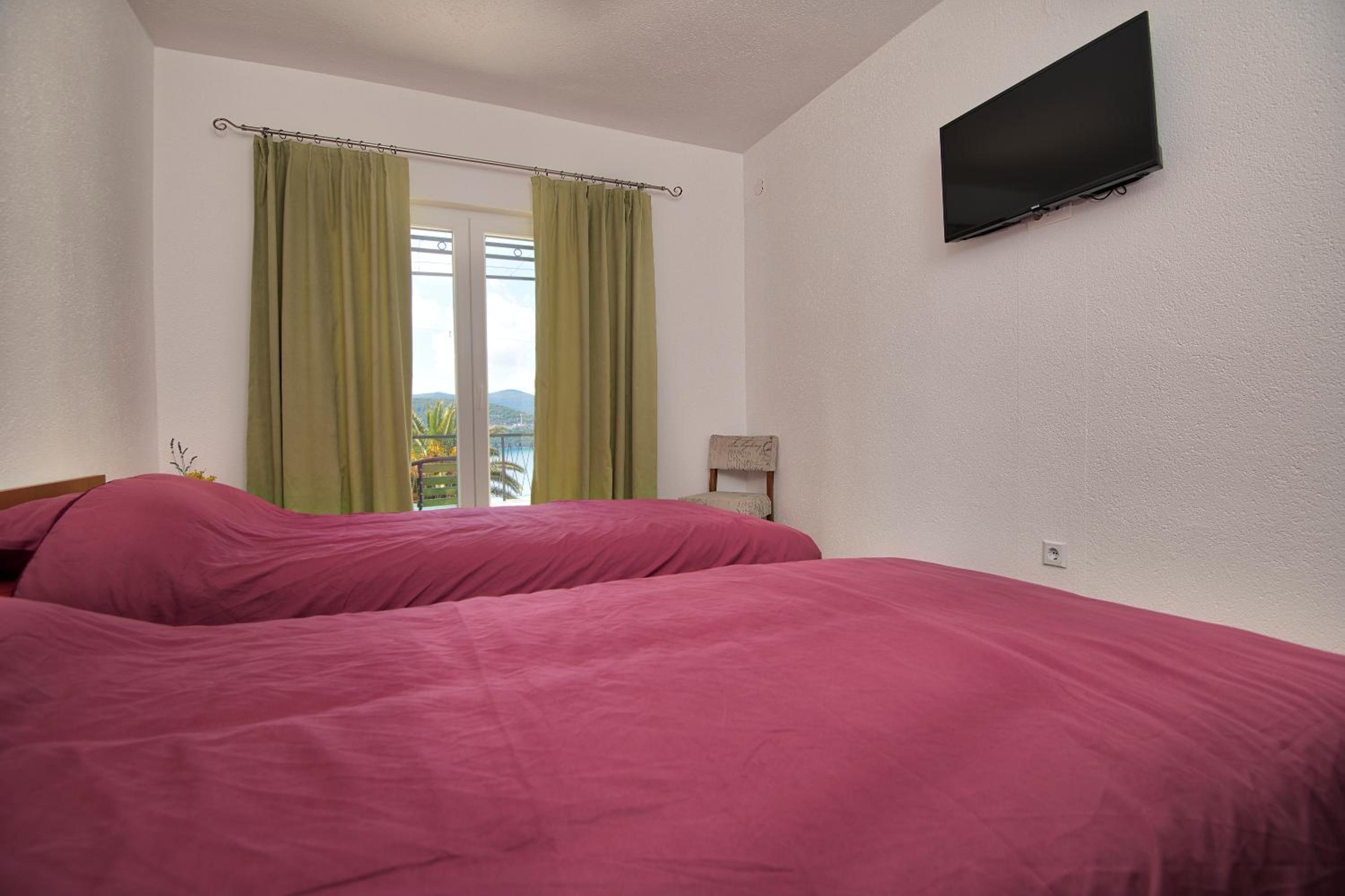 Apartments & rooms Leon