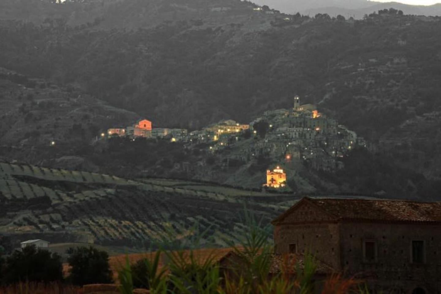 Slow holidays in Calabria tradizioni eno-gastonomia tra borgo e mare