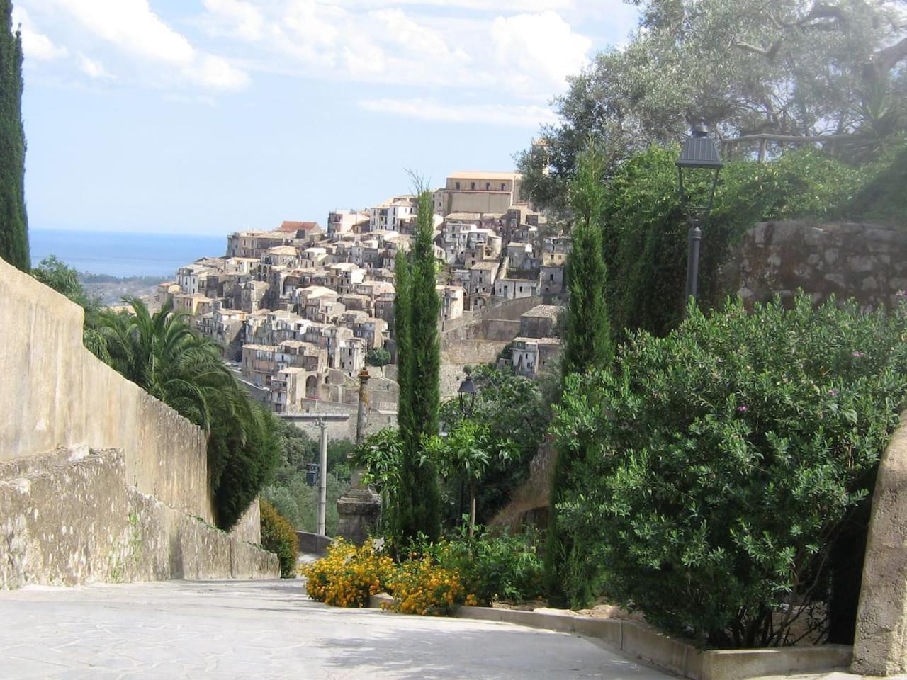 Slow holidays in Calabria tradizioni eno-gastonomia tra borgo e mare