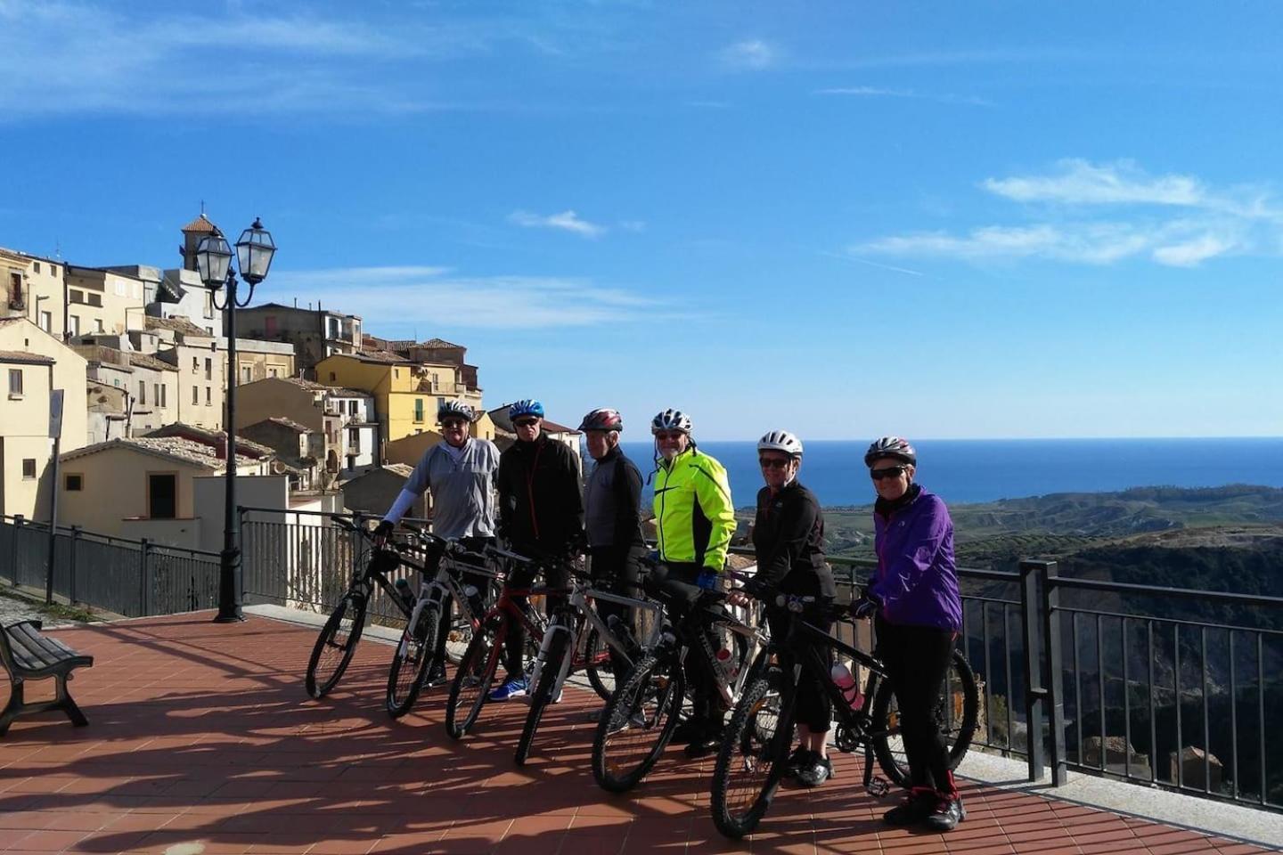 Slow holidays in Calabria tradizioni eno-gastonomia tra borgo e mare