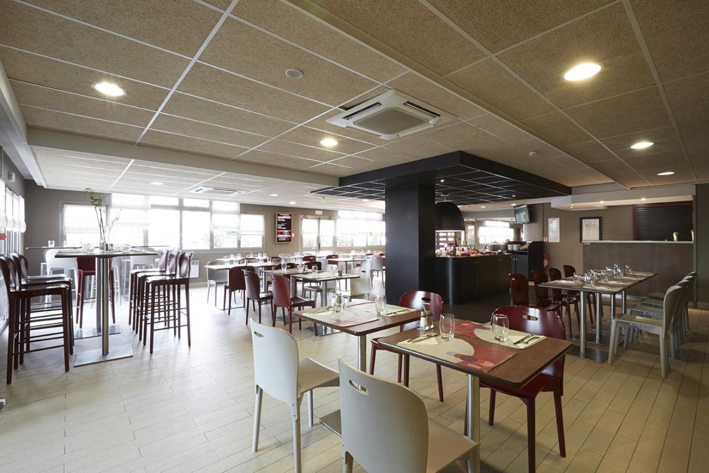 Le Blanc-Mesnil Vacations - Campanile Blanc-Mesnil - Property Image 2