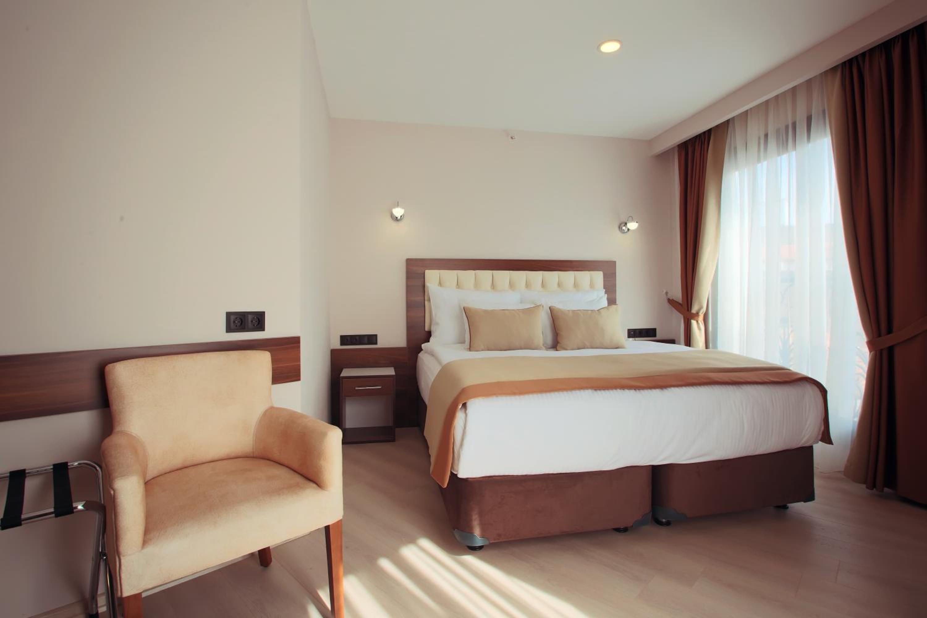 Hotel Paris Prestige - Image 16