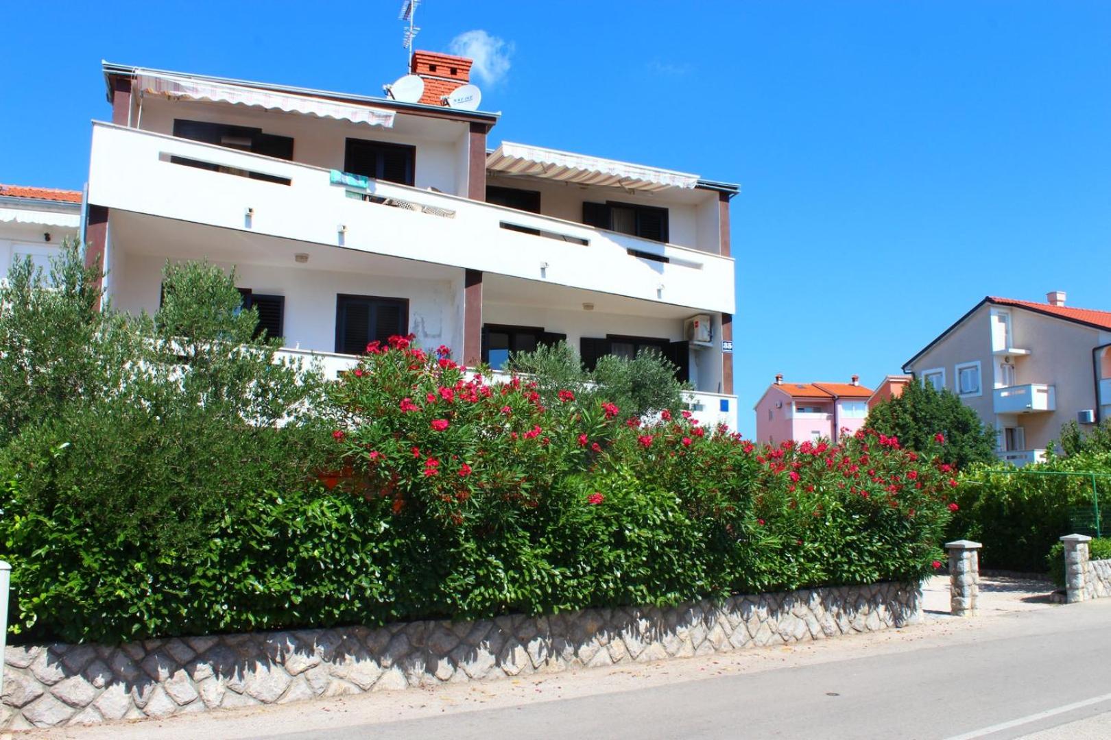 Apartment Arna