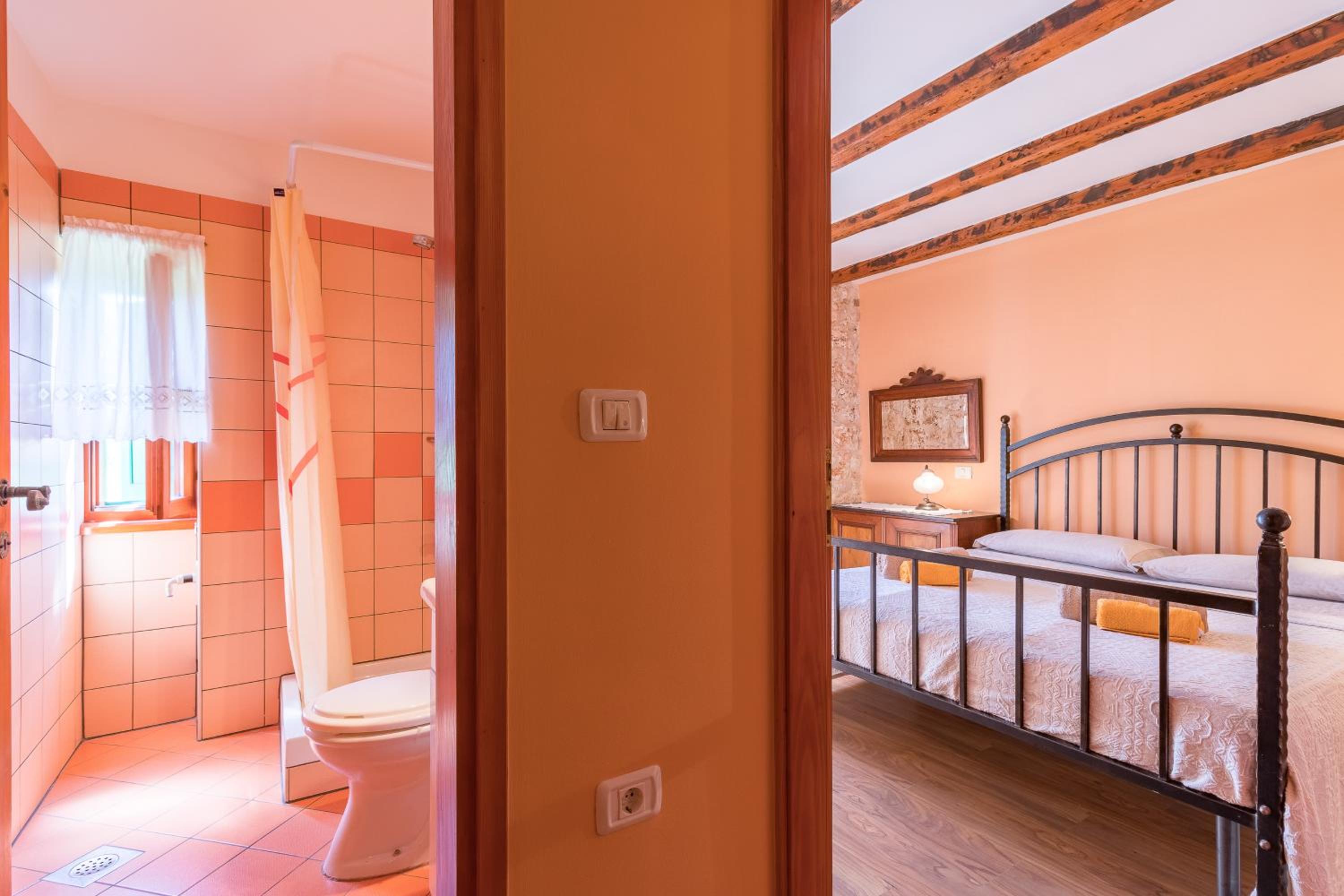 Country House Apartments