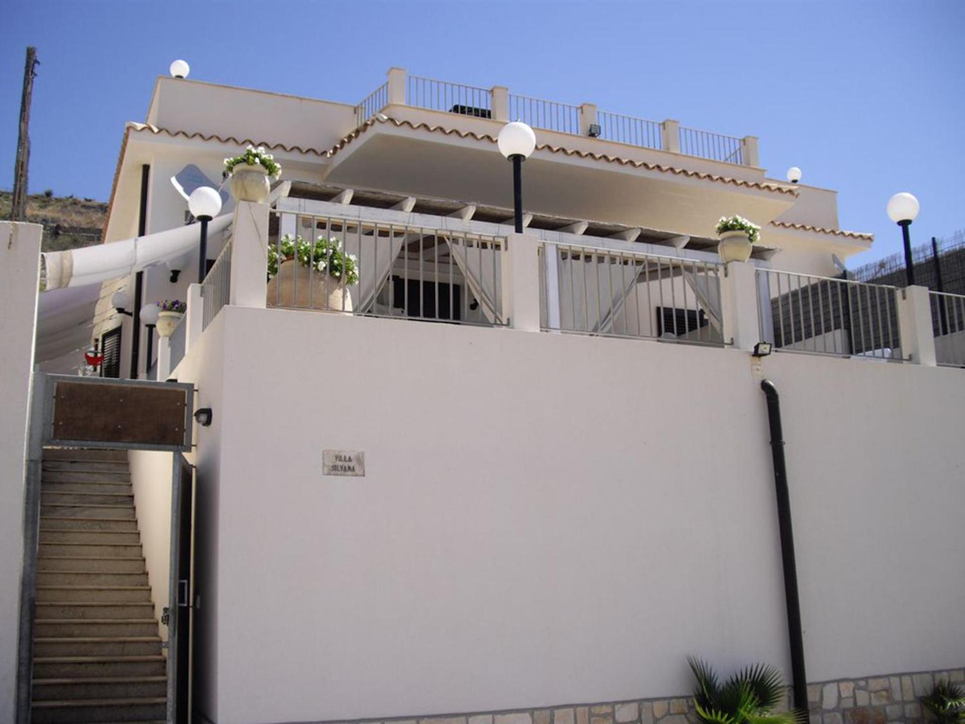 Villa Punta Piccola sul mare