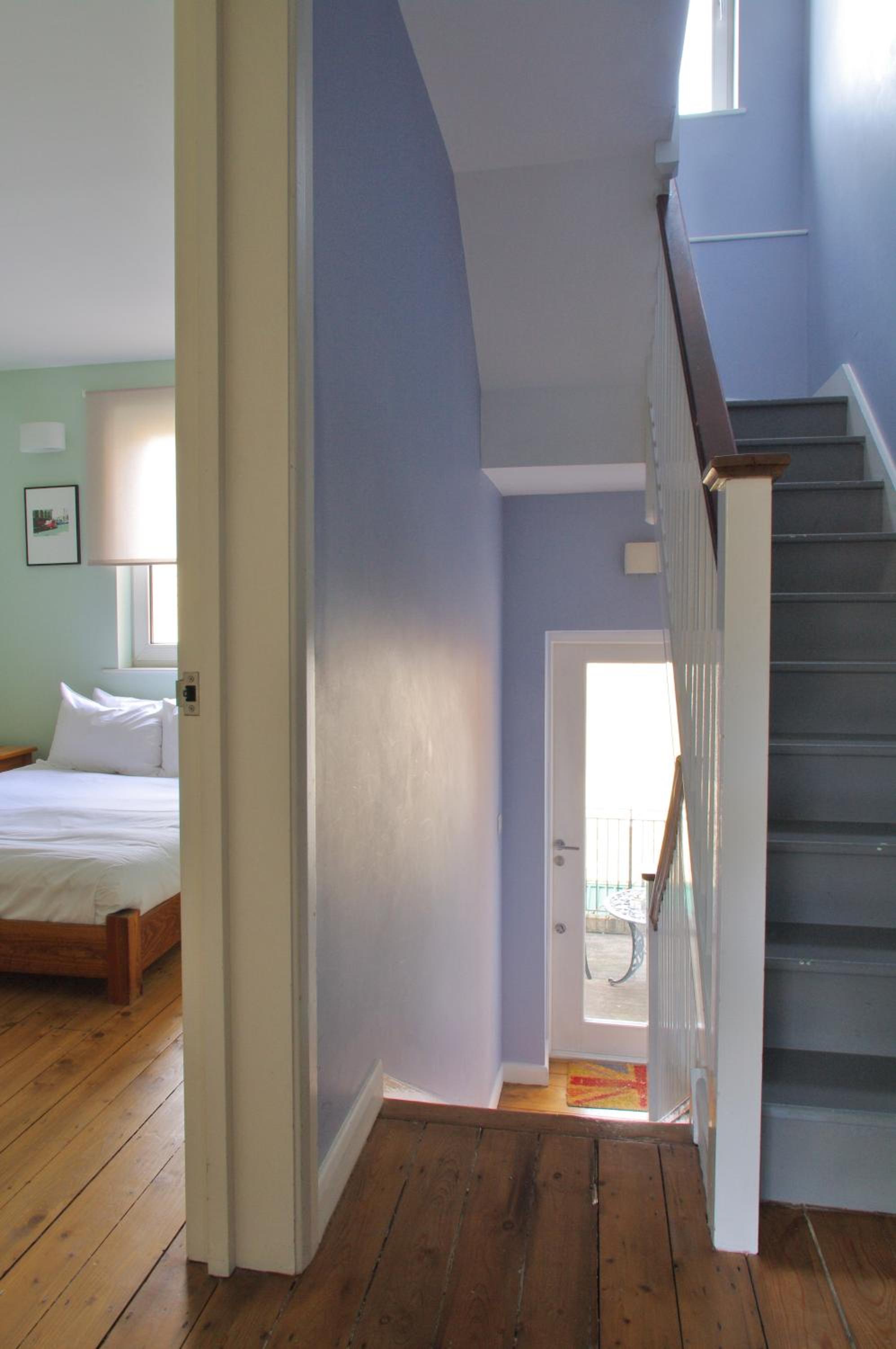 Spacious 275 sqm Apartment with King Beds, 4 min to Waterloo