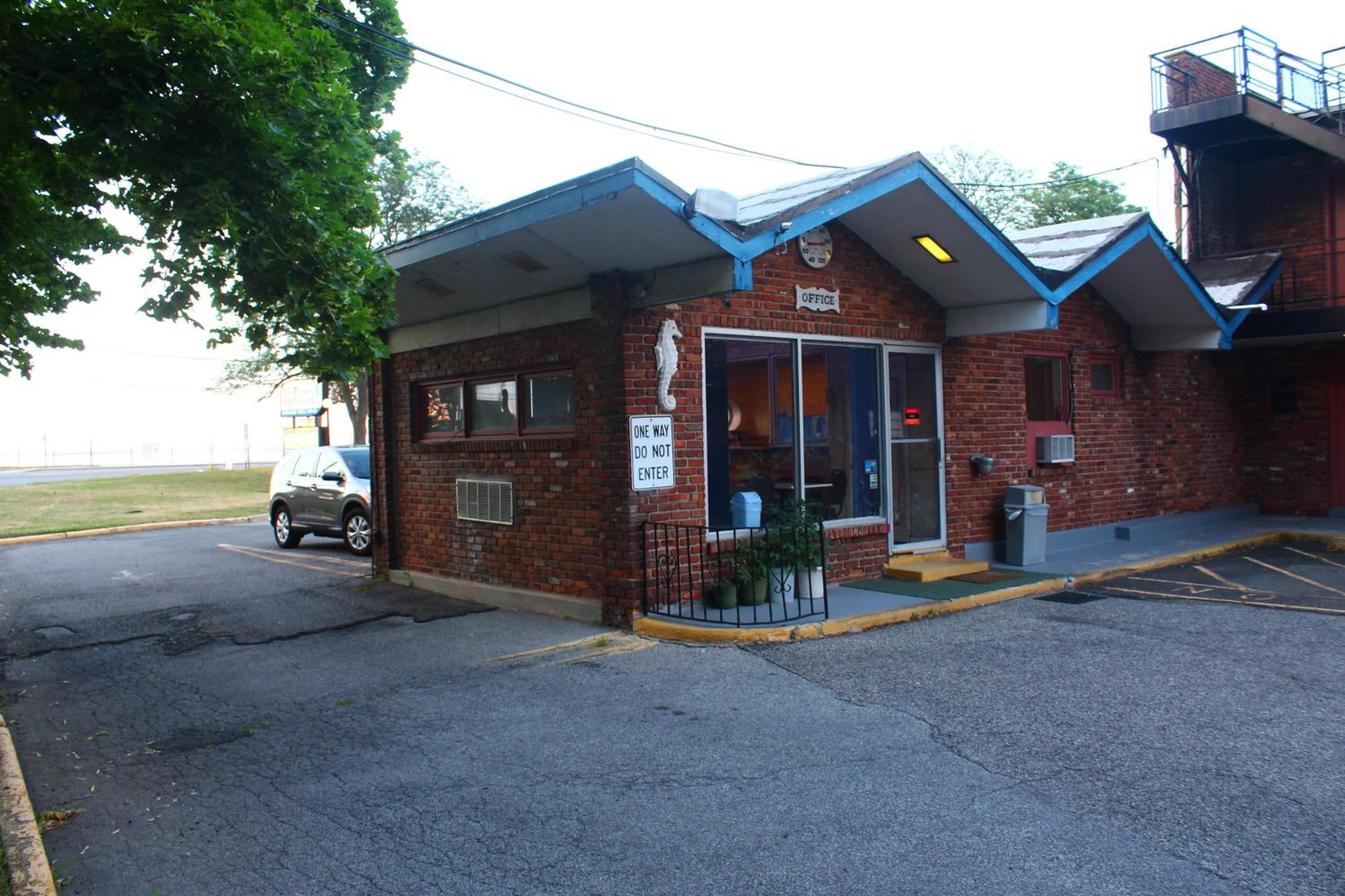 Tides Inn at Stehli Beach