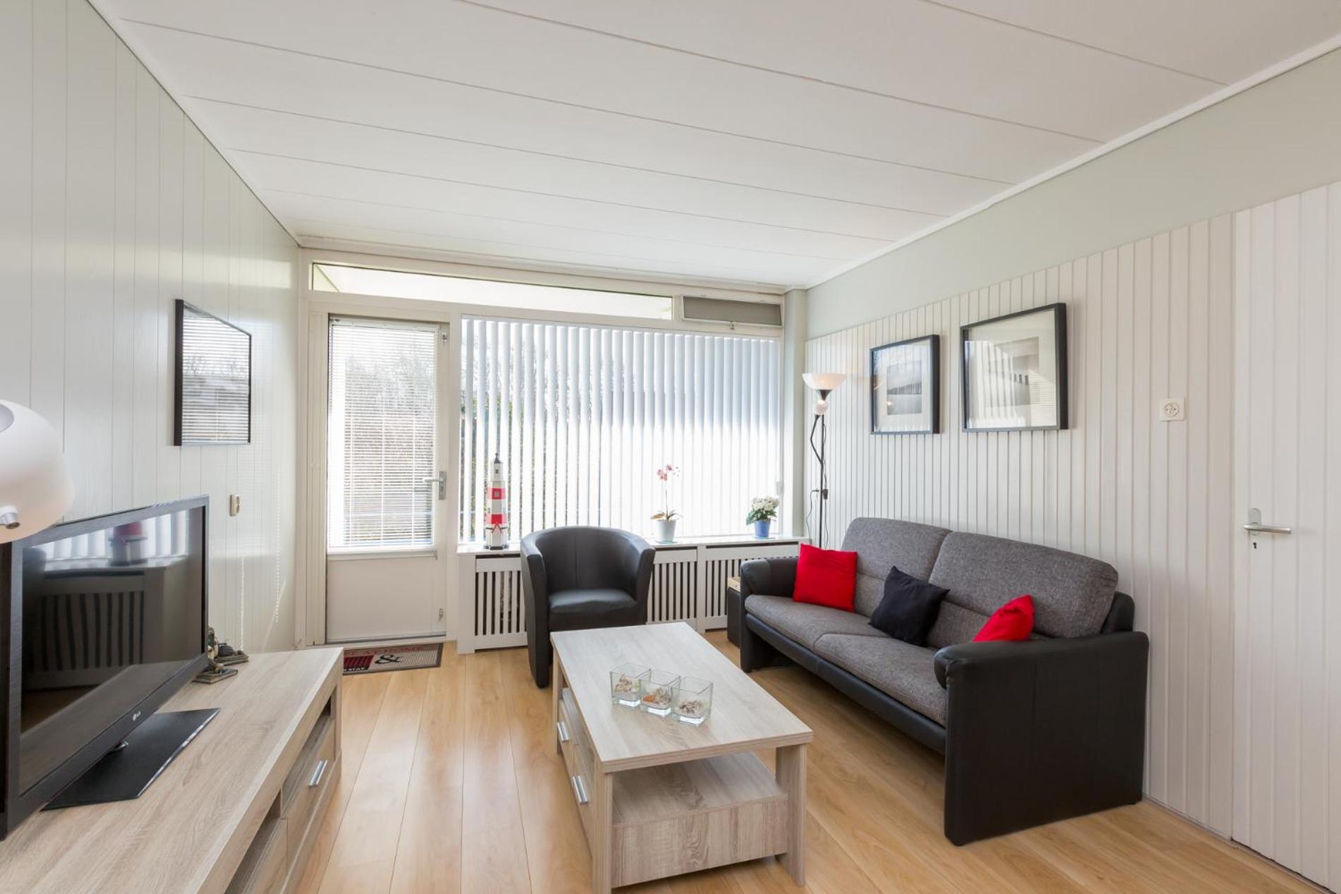 Welcome in - Appartement dichtbij het strand met balkon I Burg van Woelderenlaan 100-23 Vlissingen view 3