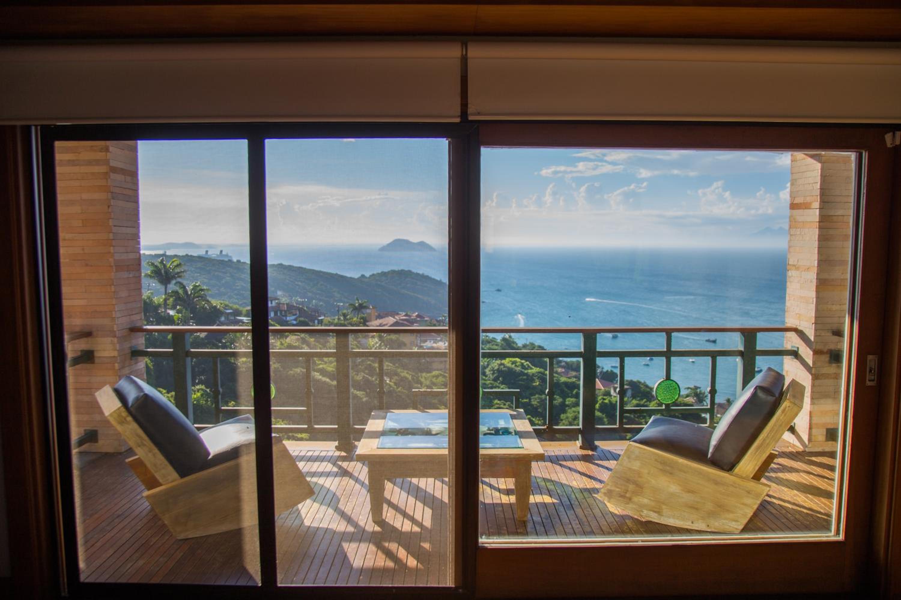 Buzios, casa inteira de frente para o mar em Joao Fernandes, fabulosa, a melhor vista, Mansão Bella Vista
