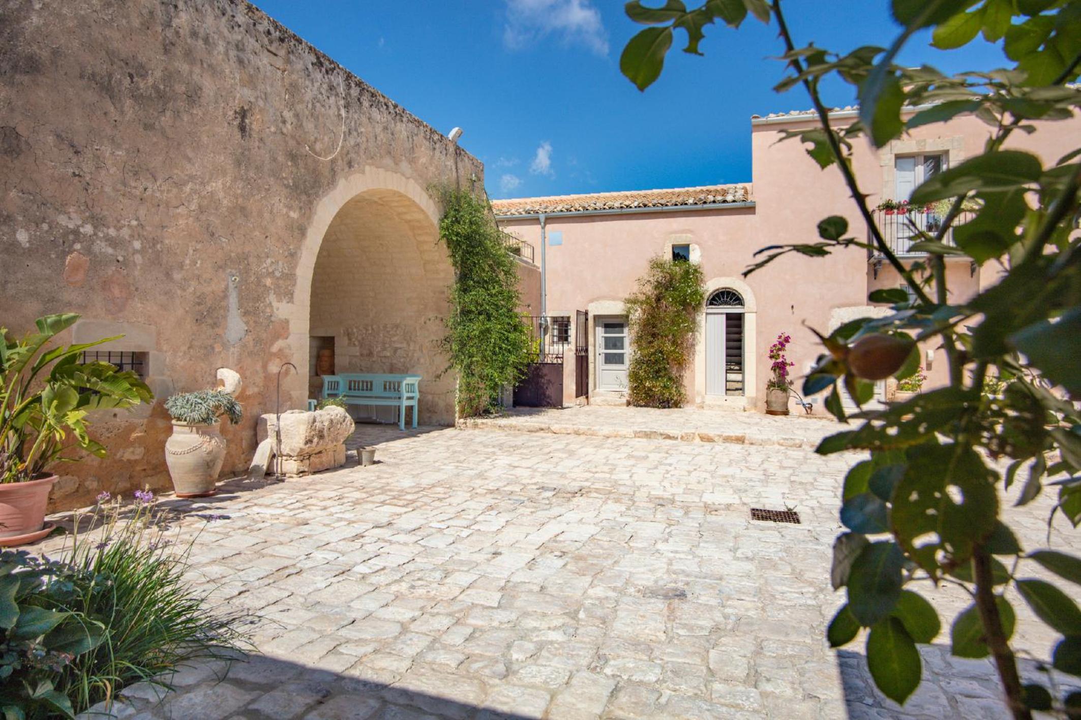 Terre di Cavalusi Relais view 3