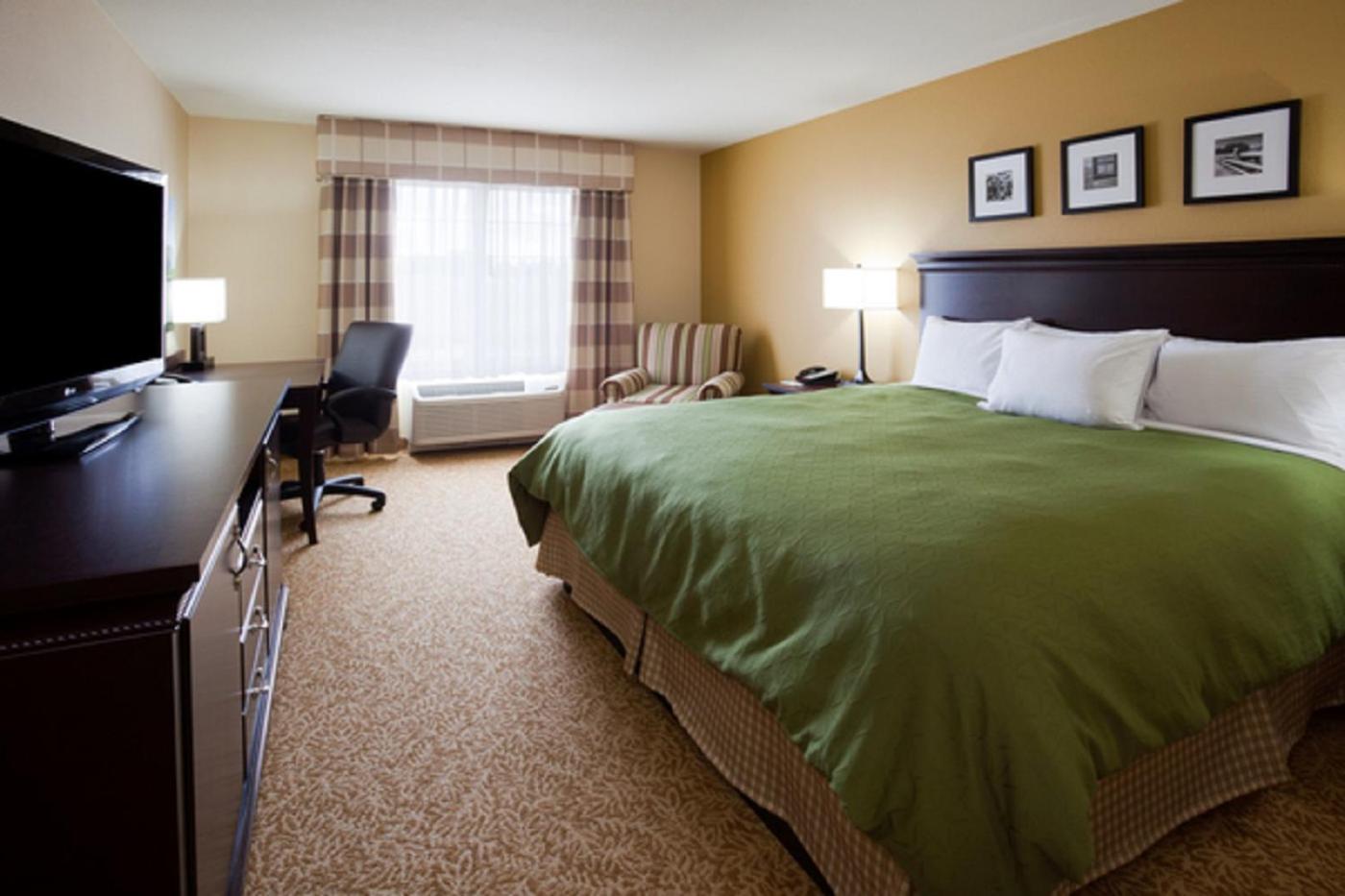 Minot Vacations - Country Inn  Suites by Radisson, Minot, ND - Property Image 25