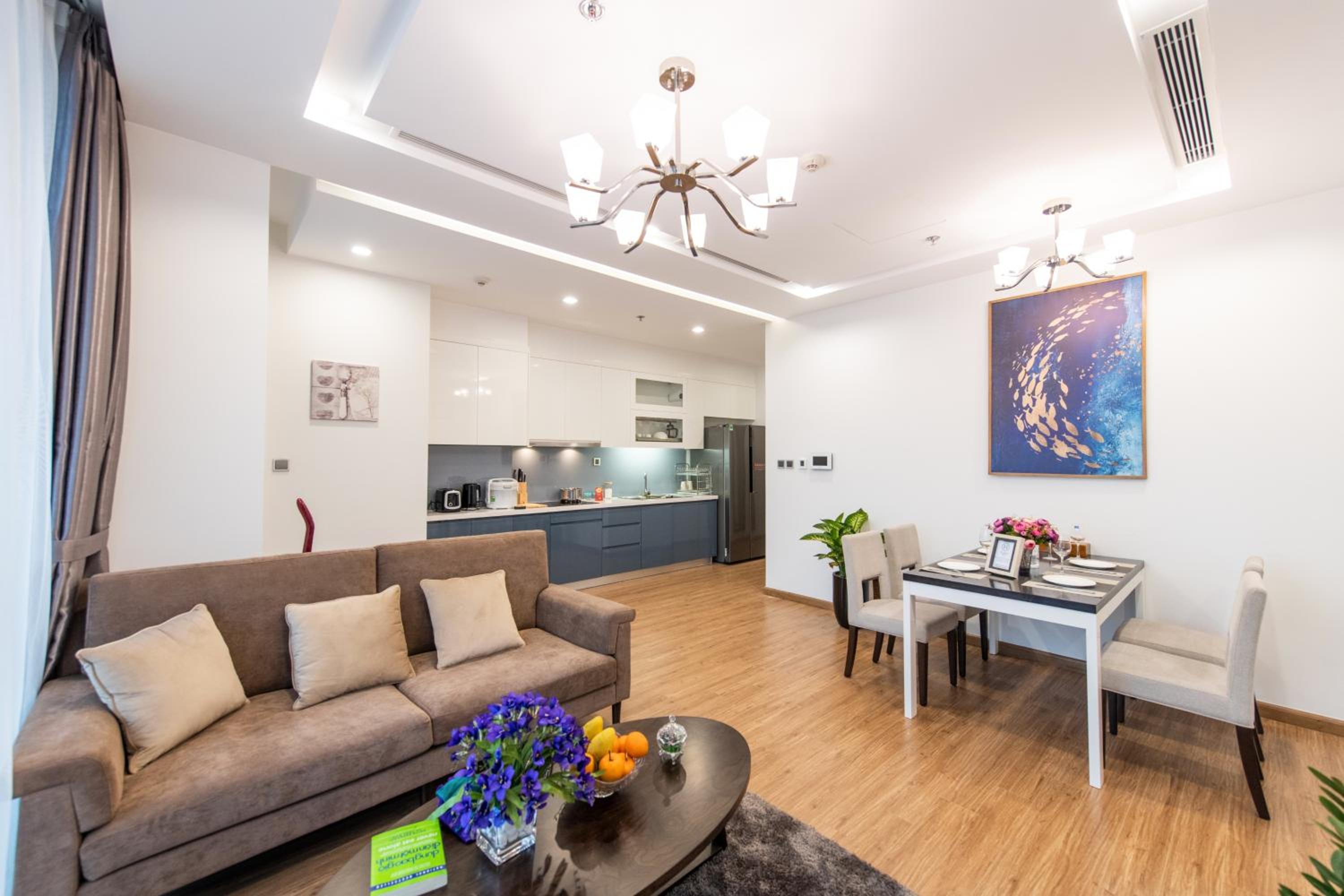 Hi-Home Suites - Vinhomes Metropolis