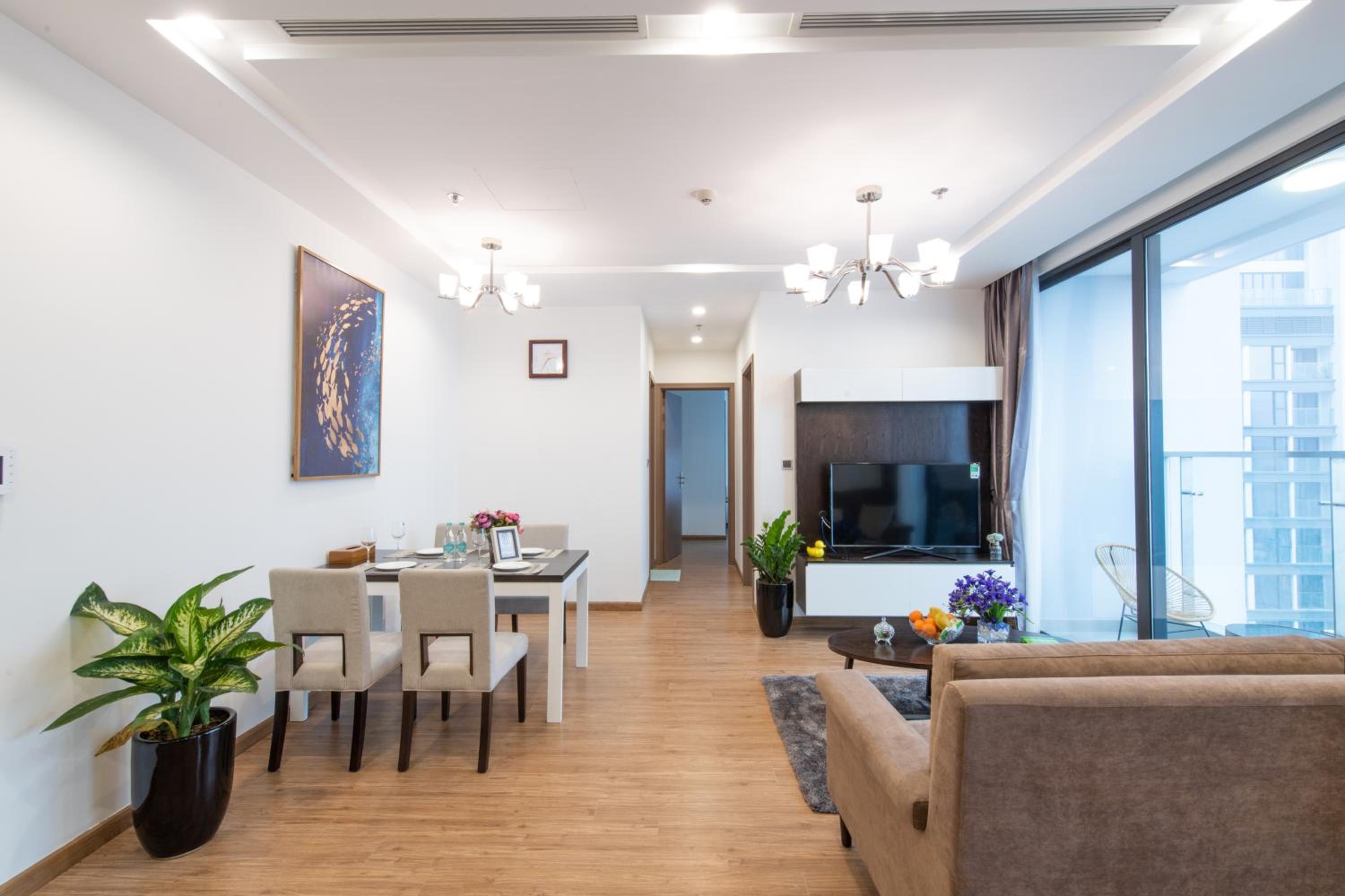 Hi-Home Suites - Vinhomes Metropolis