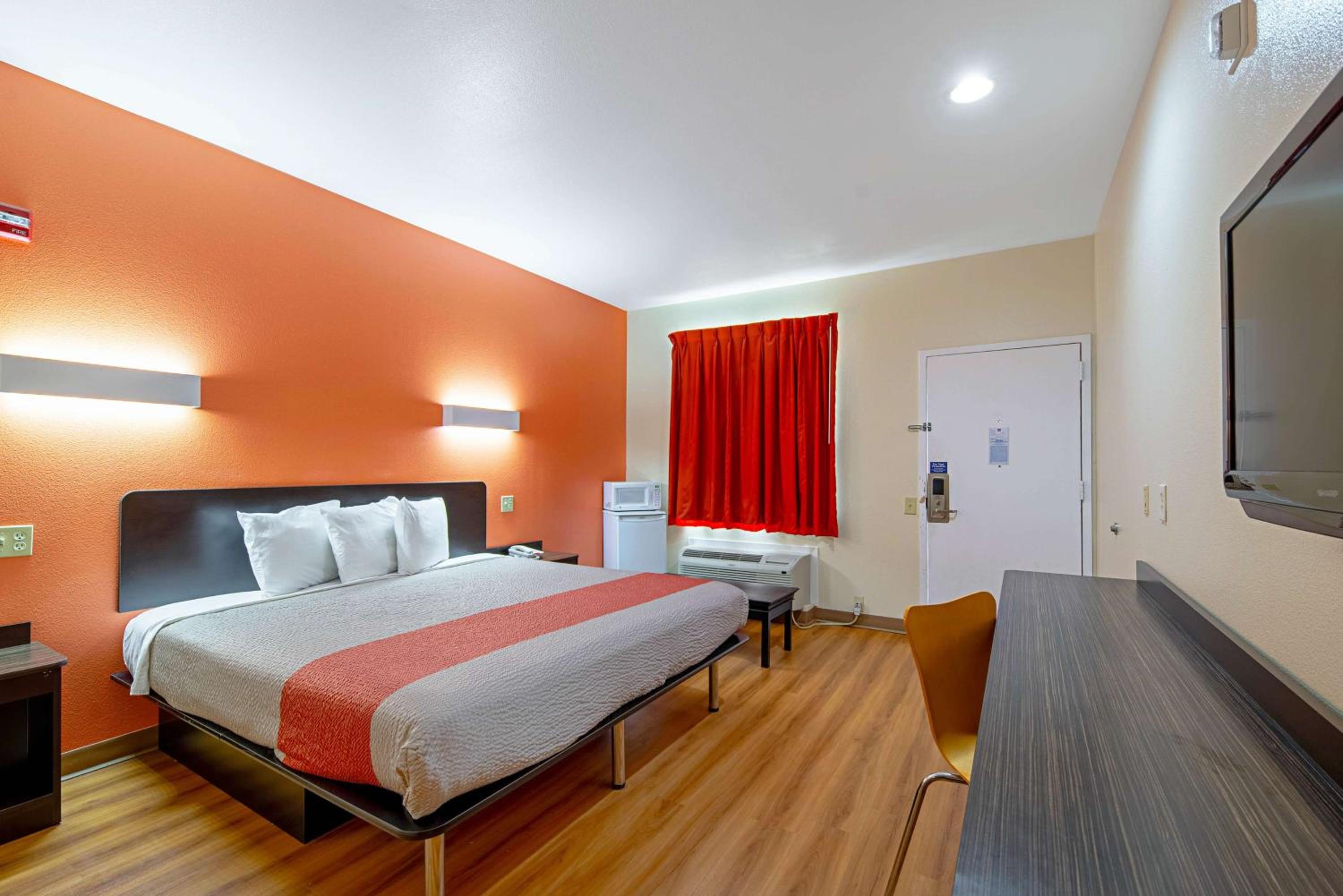 Motel 6-Rhome, TX