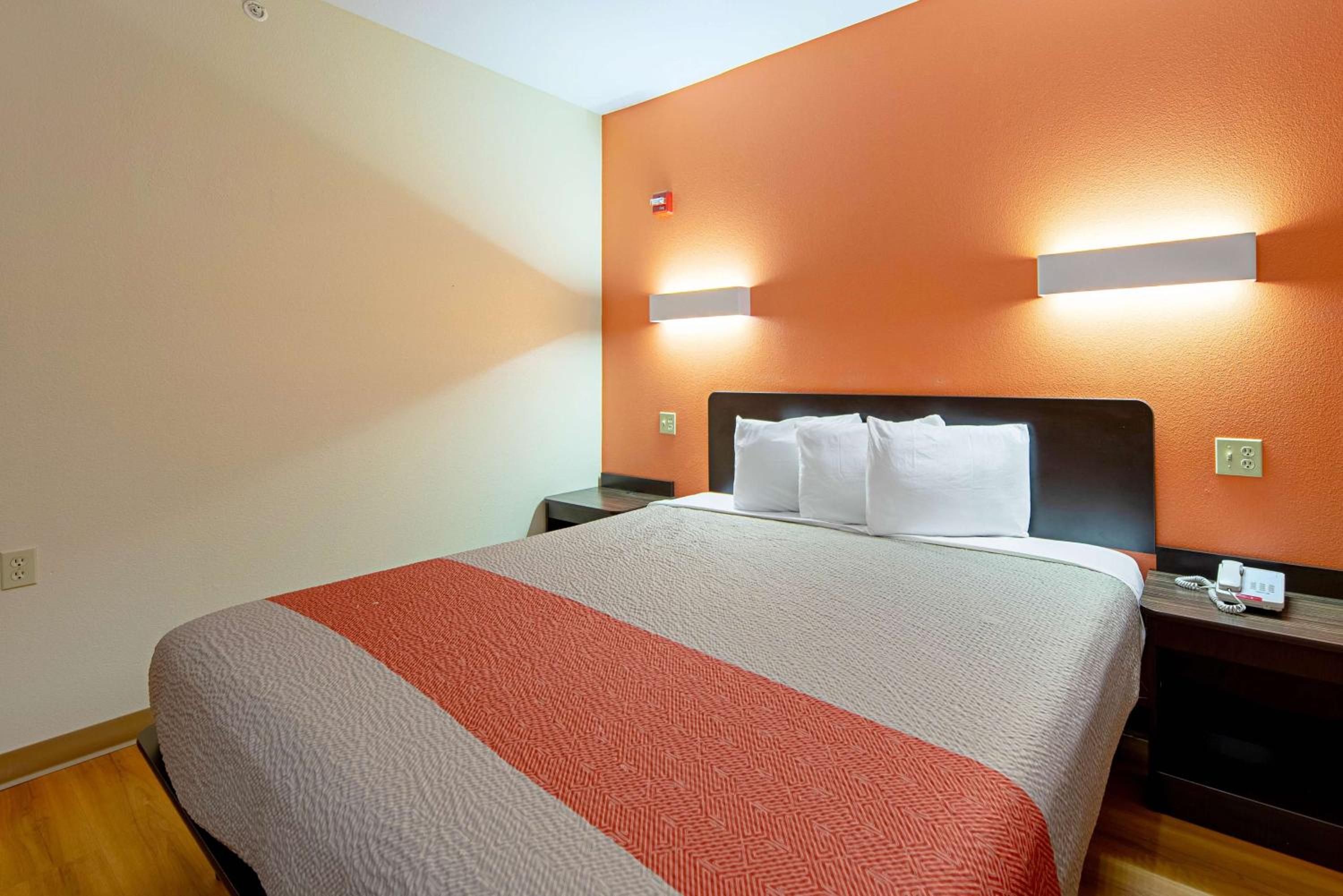Motel 6-Rhome, TX