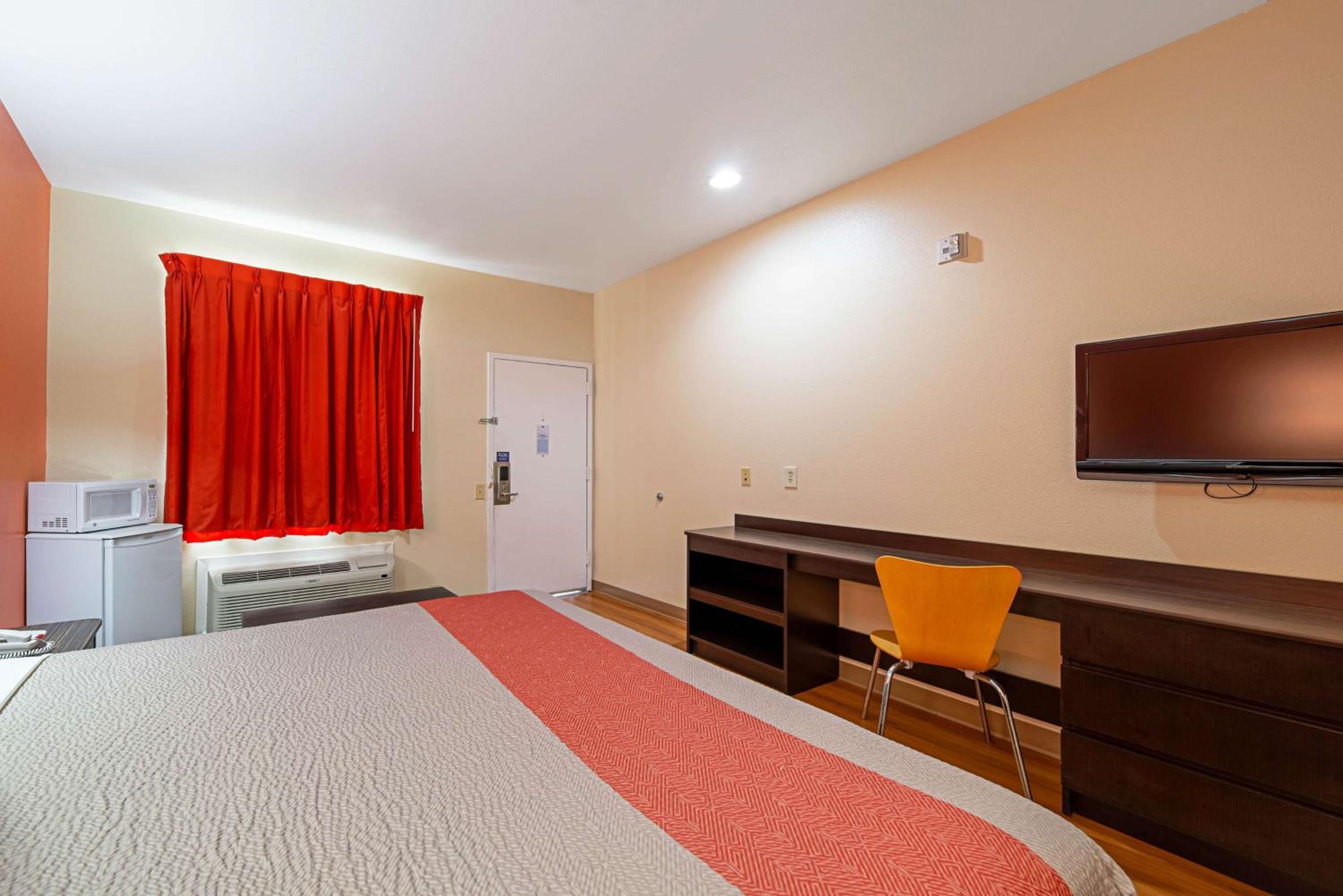Motel 6-Rhome, TX