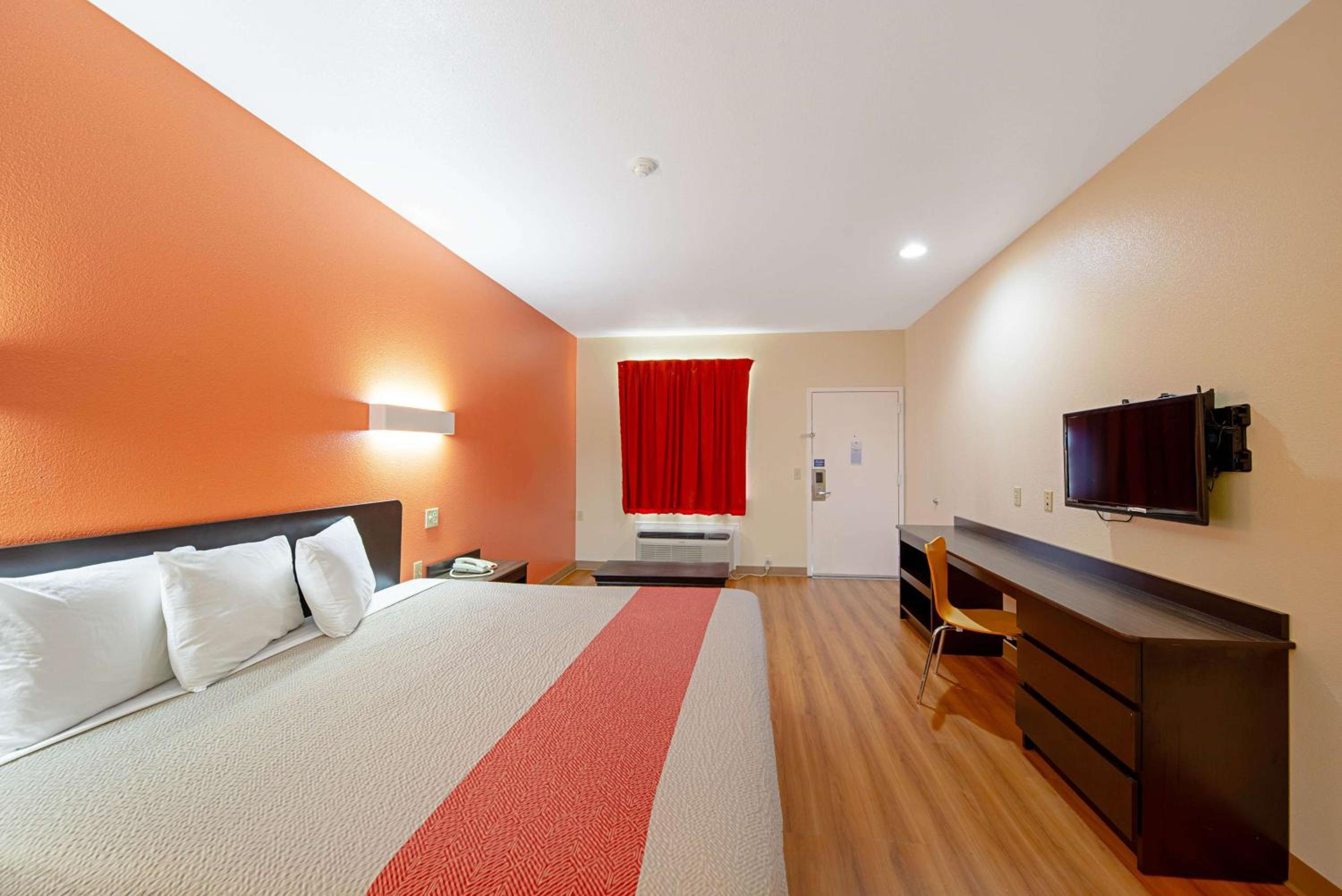 Motel 6-Rhome, TX