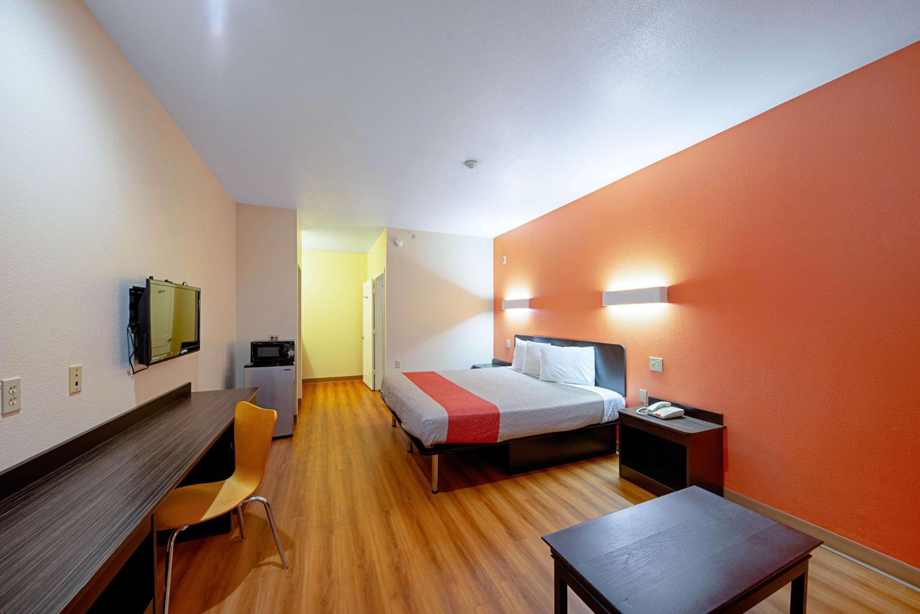 Motel 6-Rhome, TX