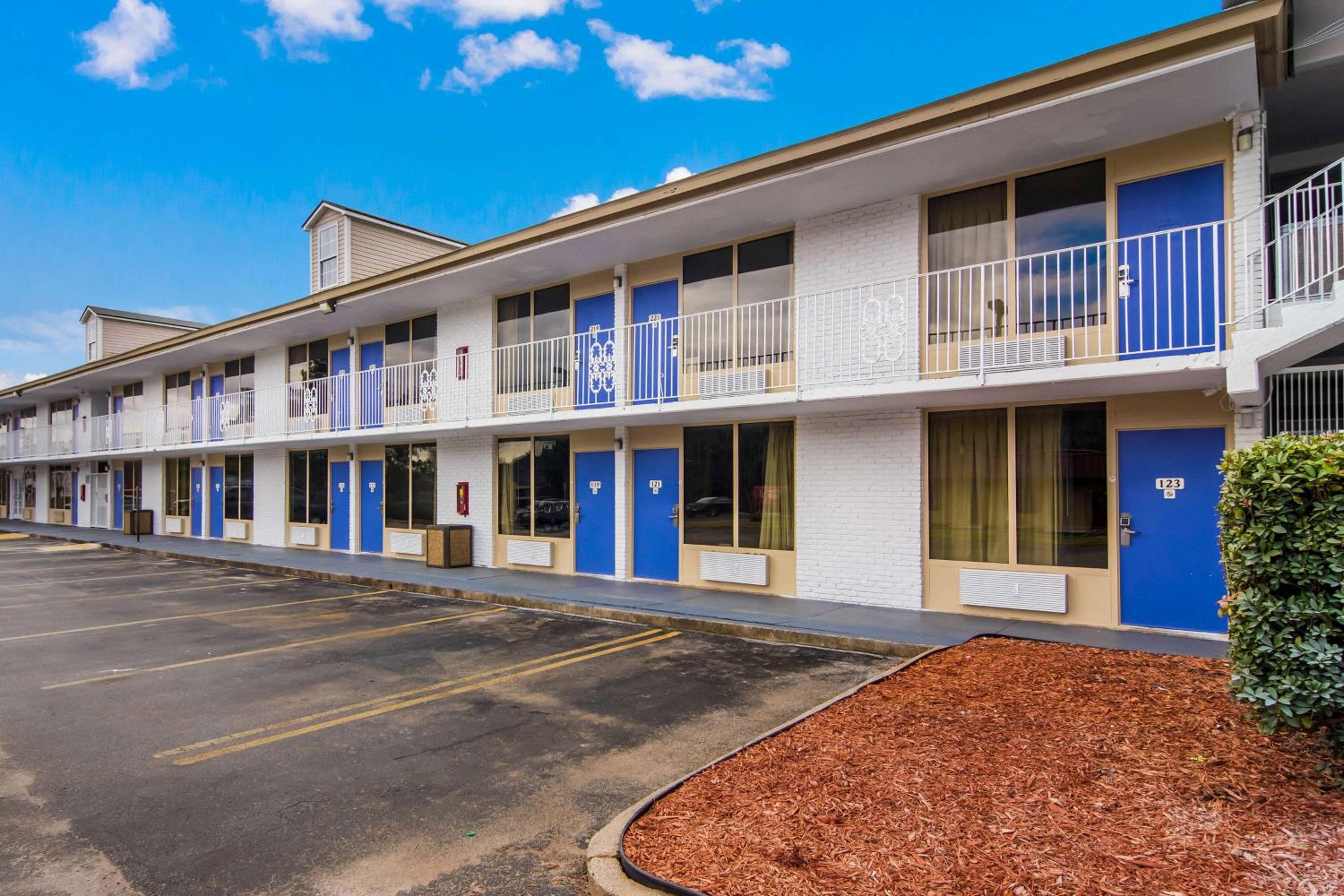 Studio 6 Extended Stay - Lagrange, GA