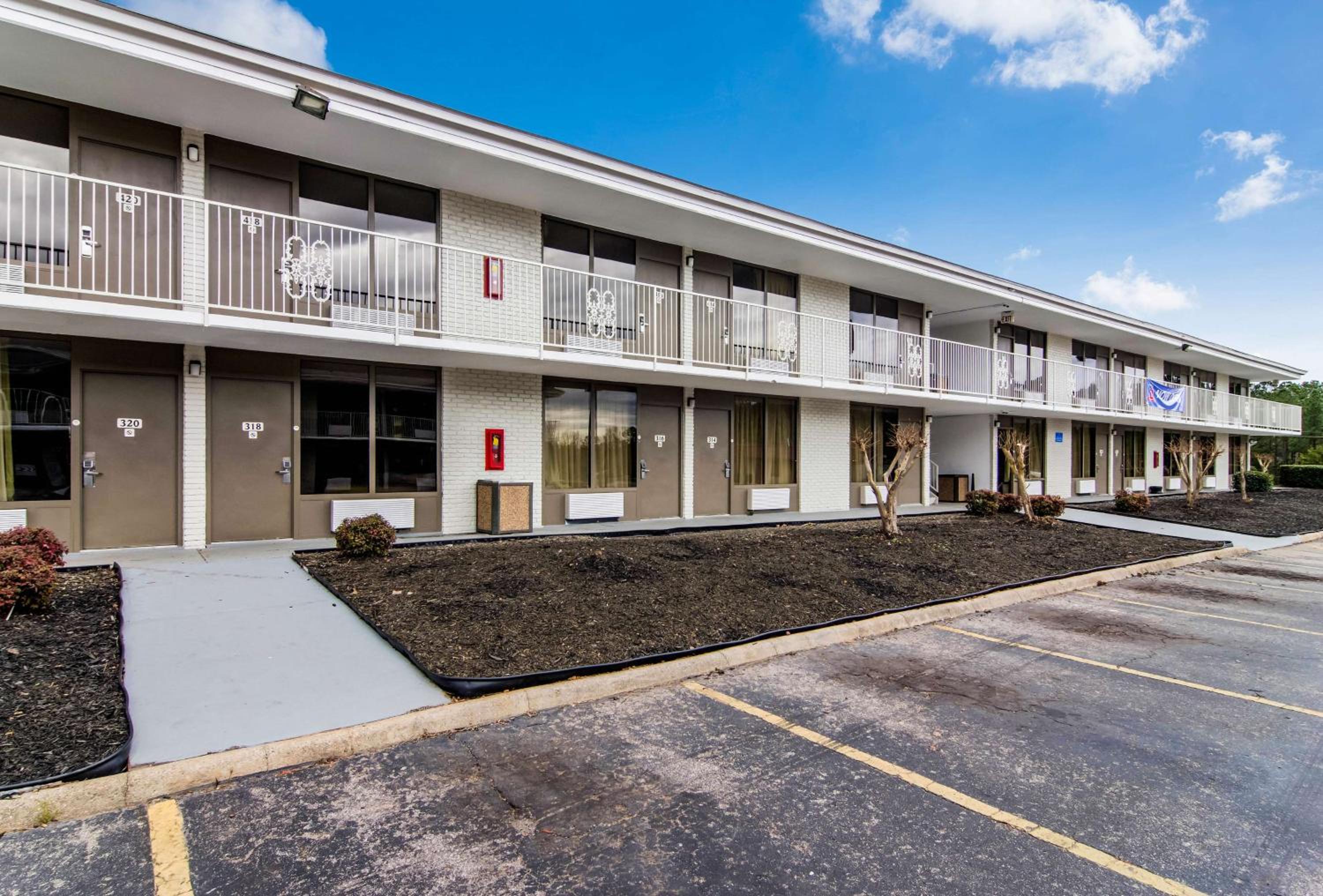 Studio 6 Extended Stay - Lagrange, GA