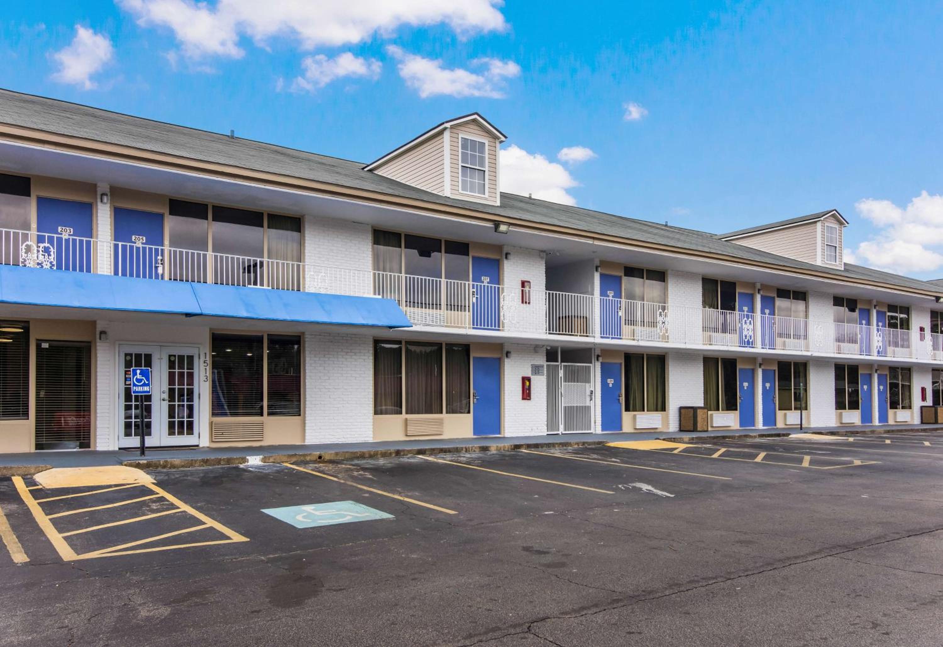 Studio 6 Extended Stay - Lagrange, GA
