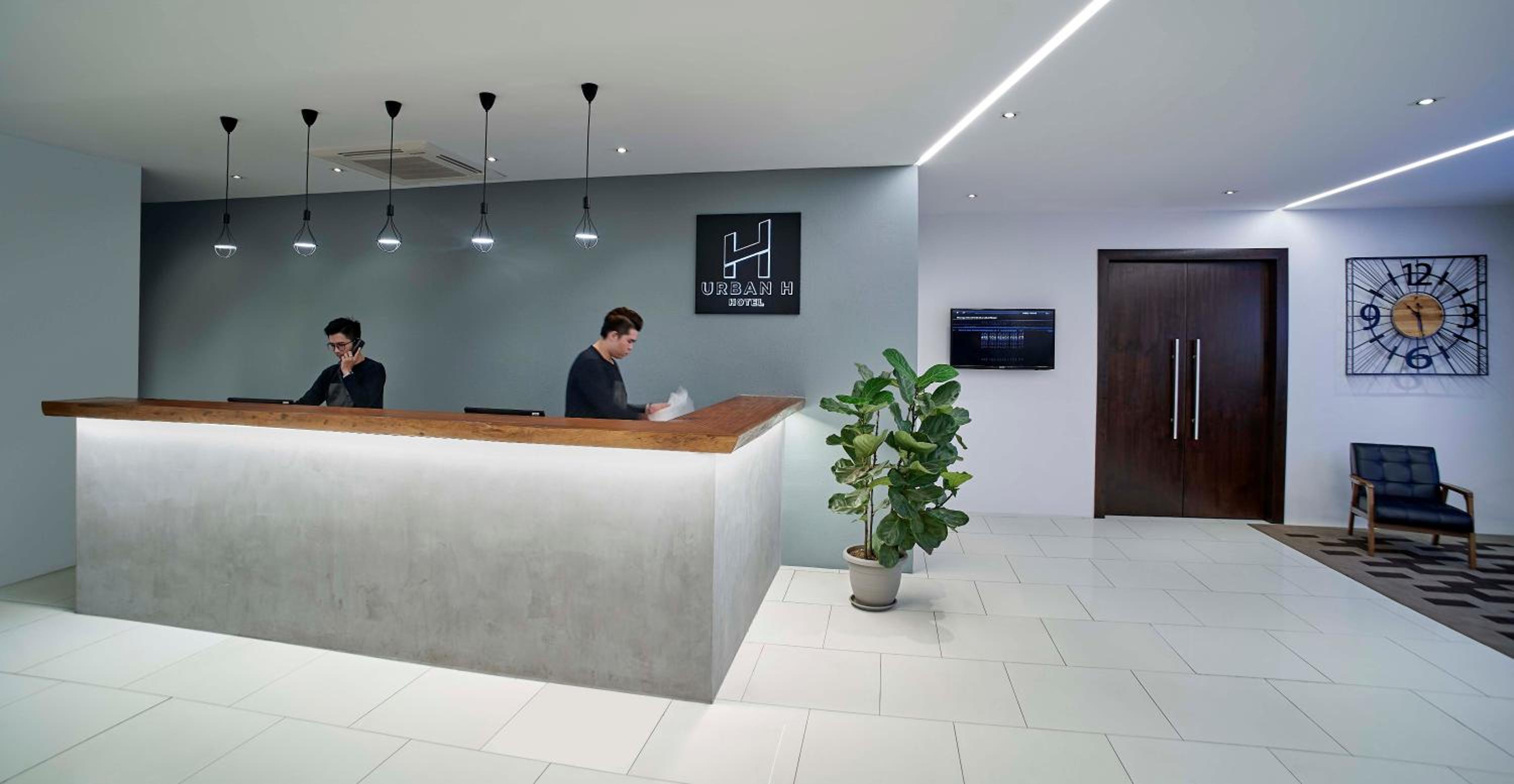 Hotel Urban H Hotel - Image 1