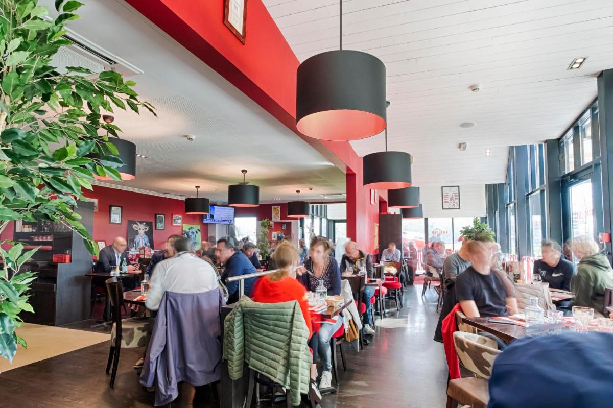 restaurant