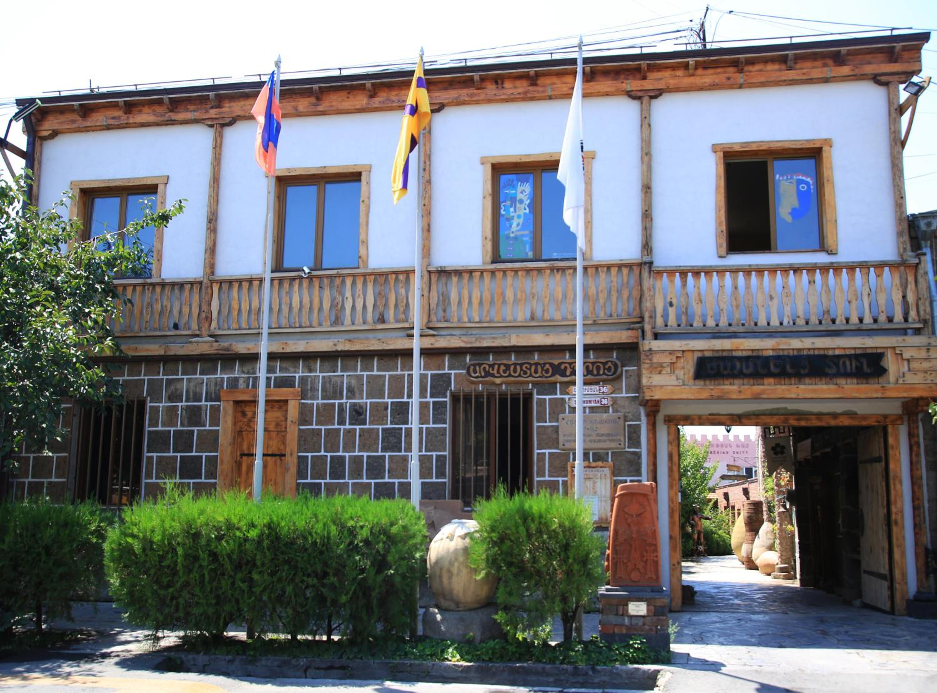 Machanents Guest House
