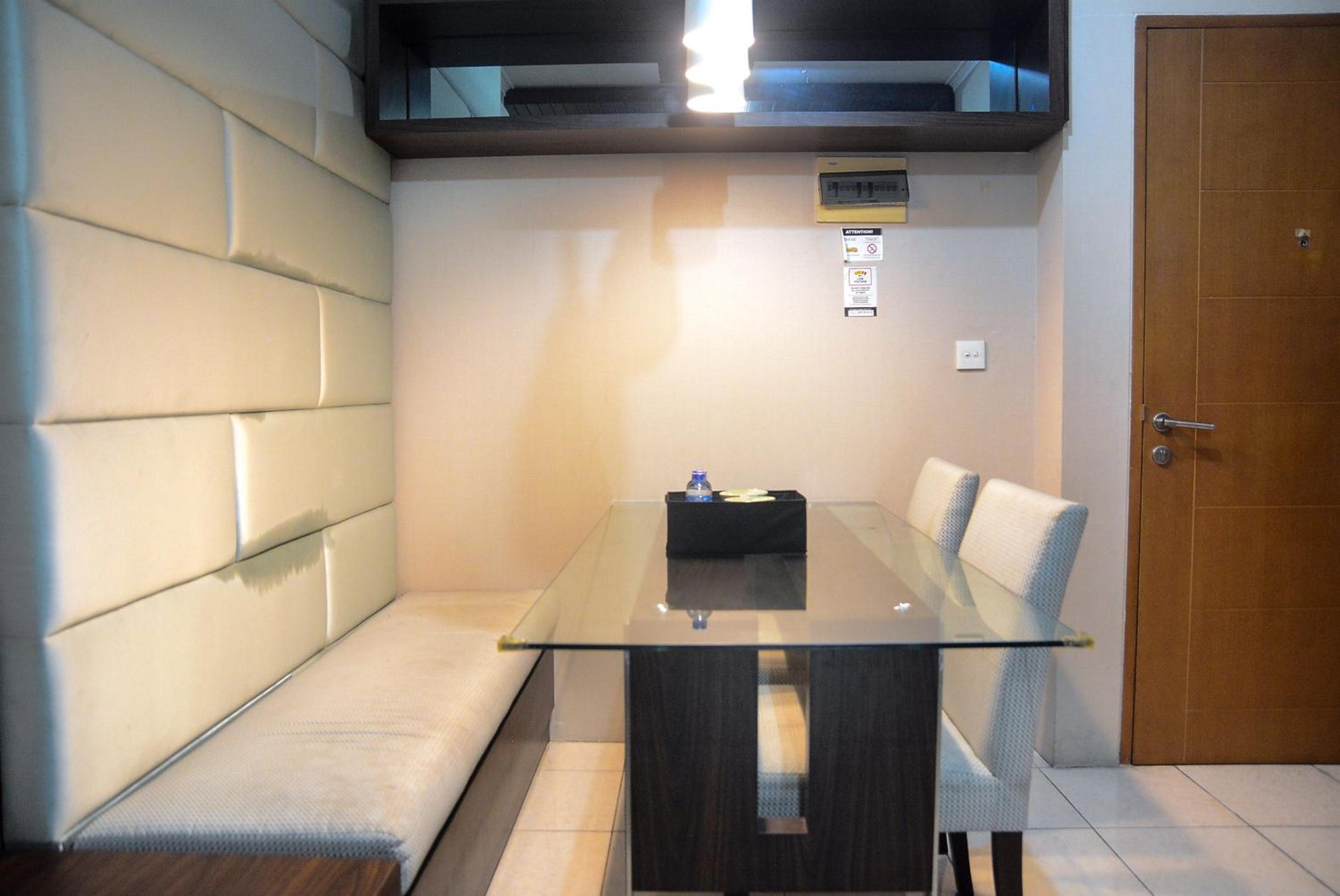 Great Location 2BR Maple Park Sunter Apartment By Travelio, 자카르타 - 13