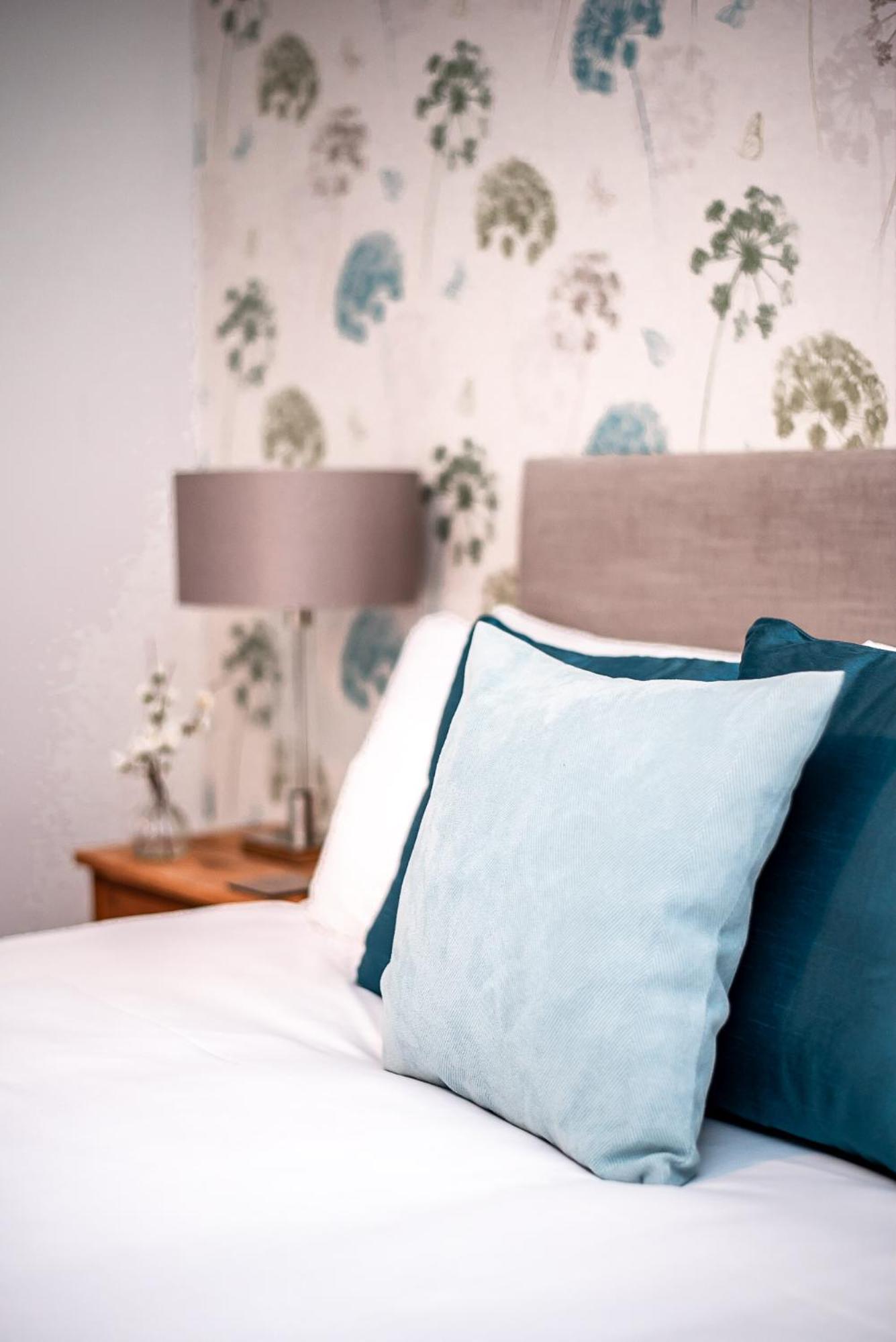 Trivelles Waterhall Country Gatwick Hotel & airport parking